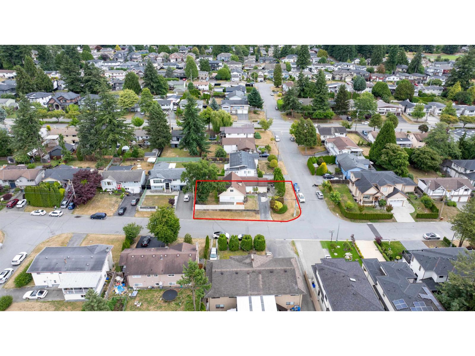 11565 77a Avenue Property Photo 4