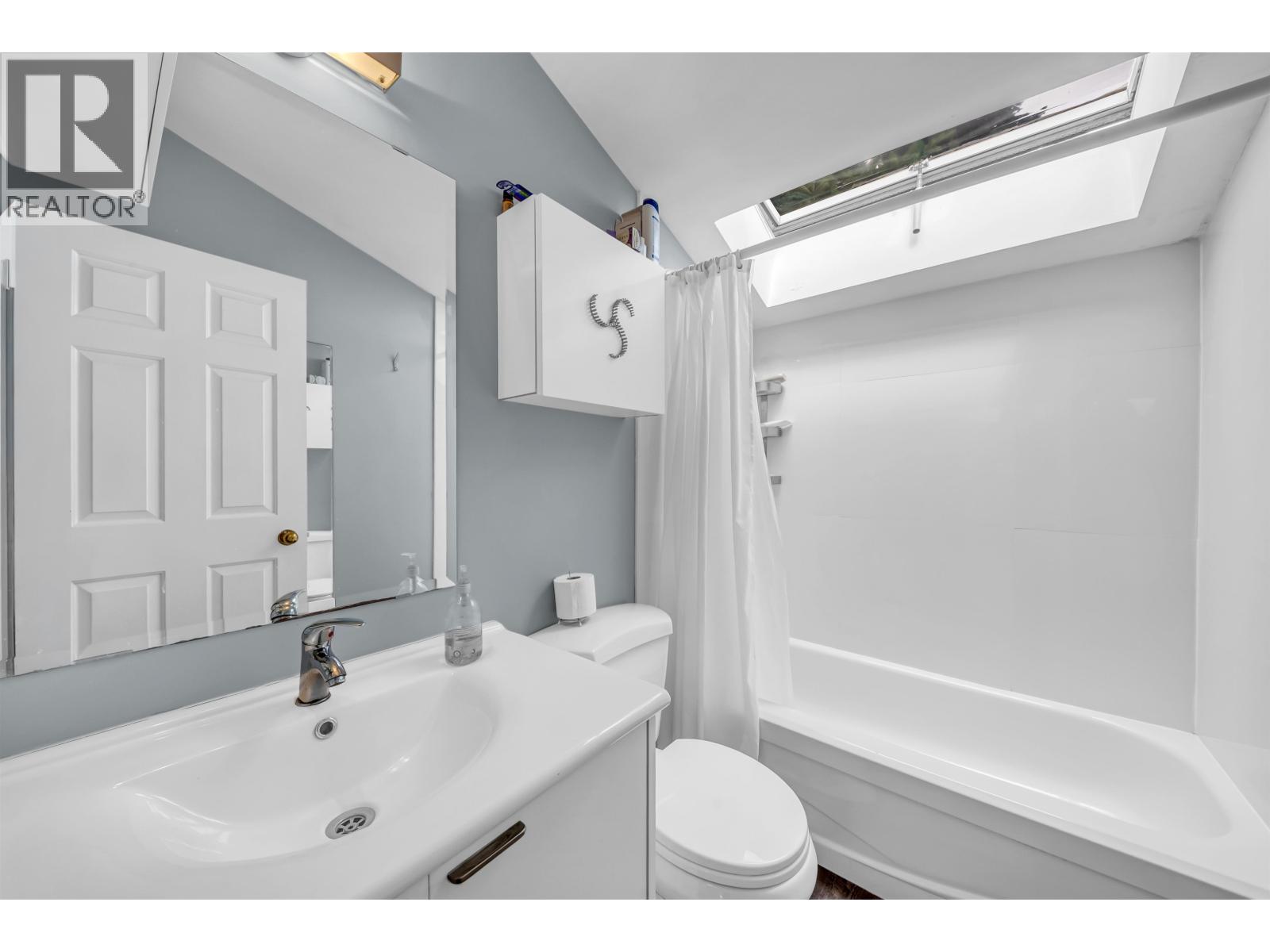2474 E 5th Avenue Property Photo 21