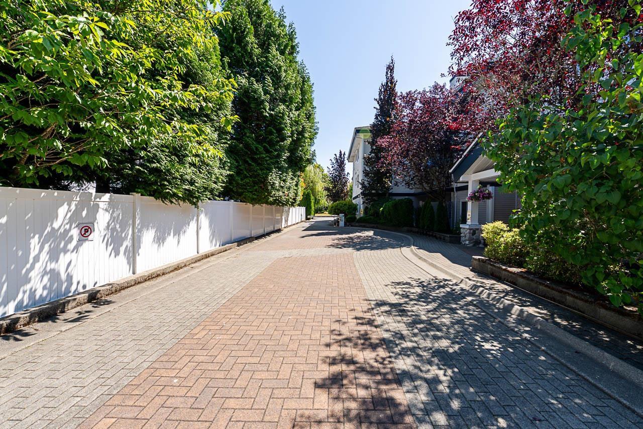 204 15298 20 Avenue Property Photo 2