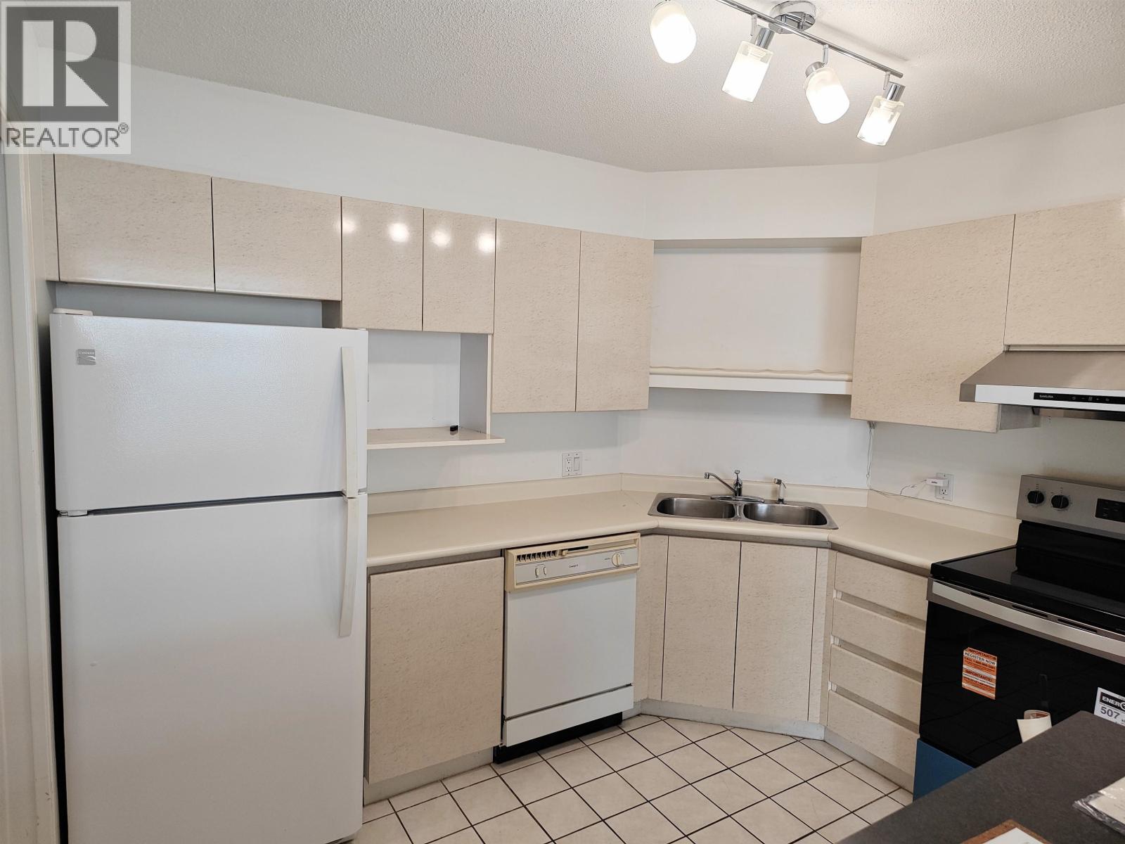 805 7995 Westminster Highway Property Photo 14