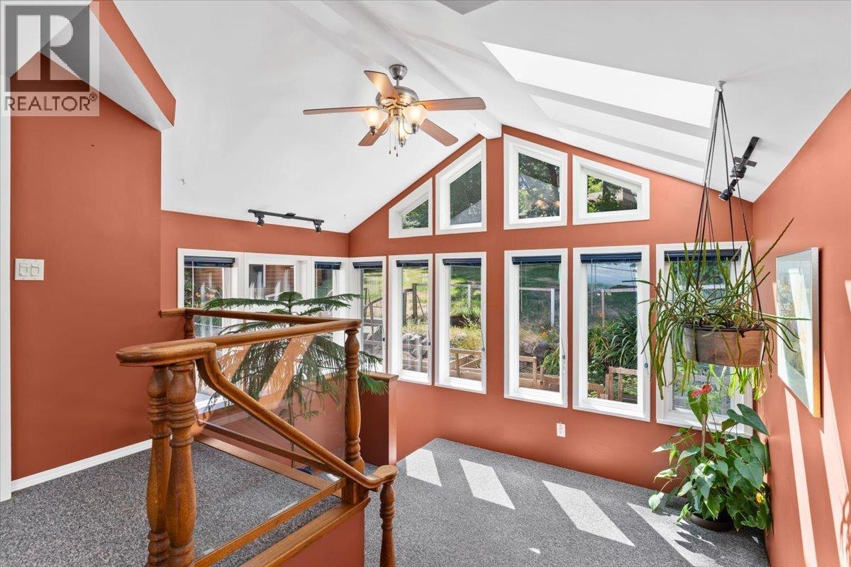 1866 Eastern Drive Property Photo 2