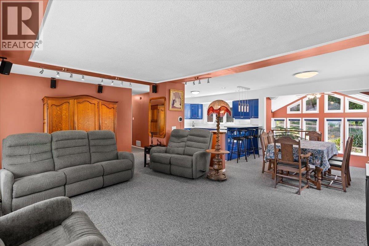 1866 Eastern Drive Property Photo 11
