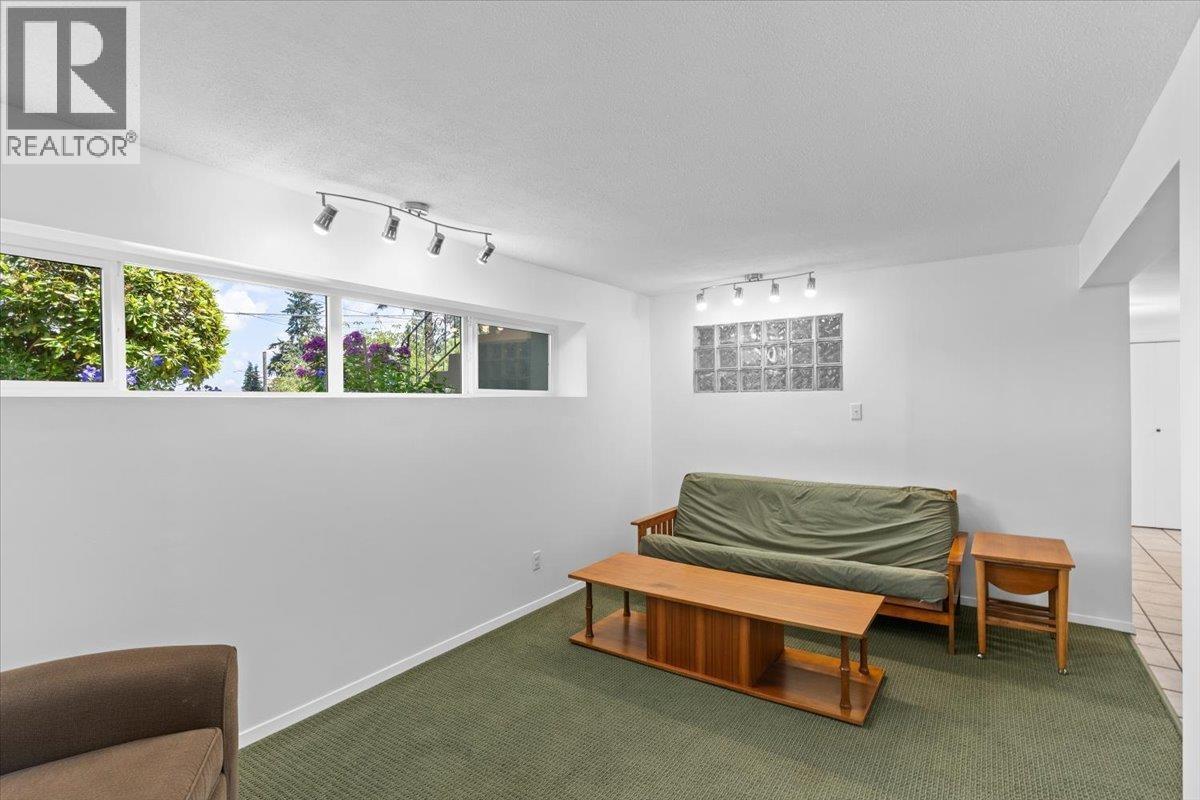 1866 Eastern Drive Property Photo 15