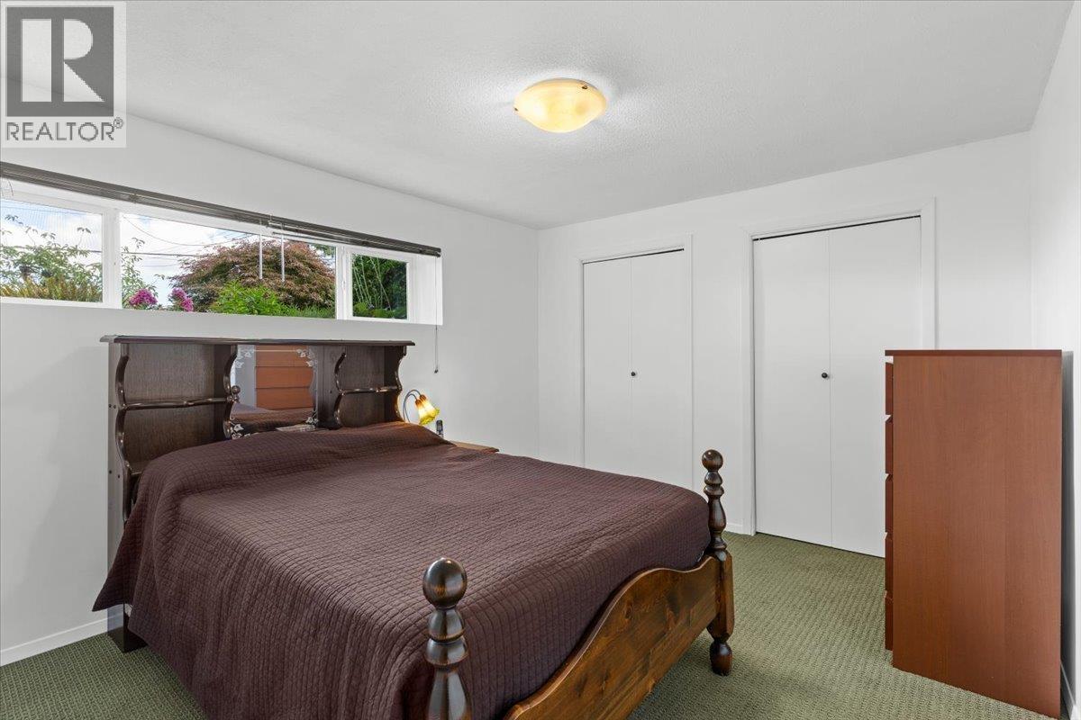 1866 Eastern Drive Property Photo 23