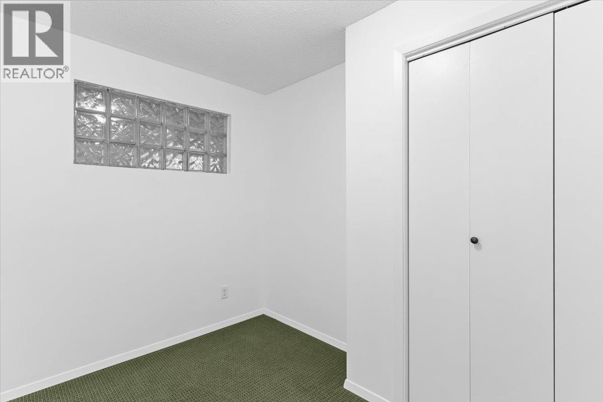 1866 Eastern Drive Property Photo 24