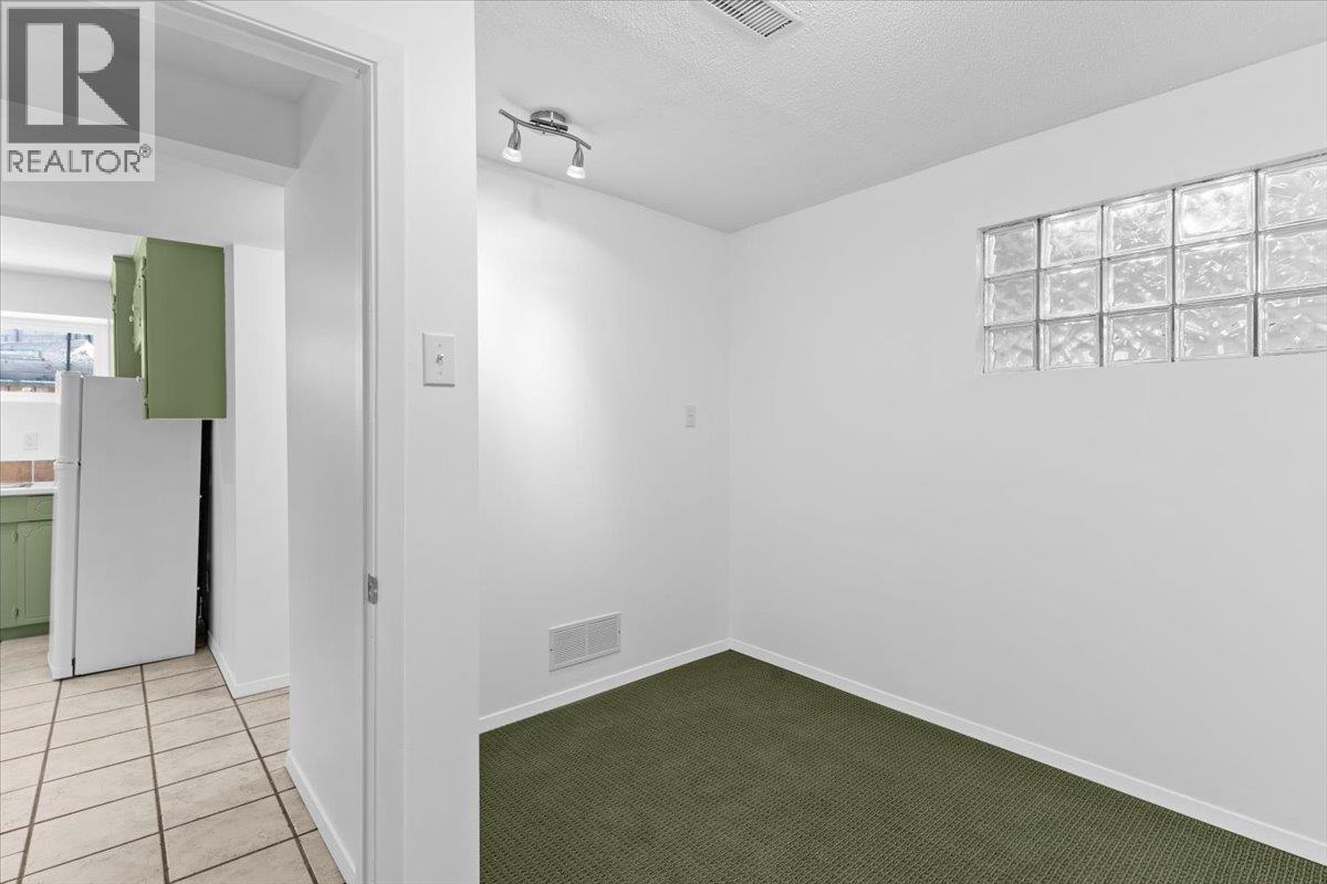 1866 Eastern Drive Property Photo 25