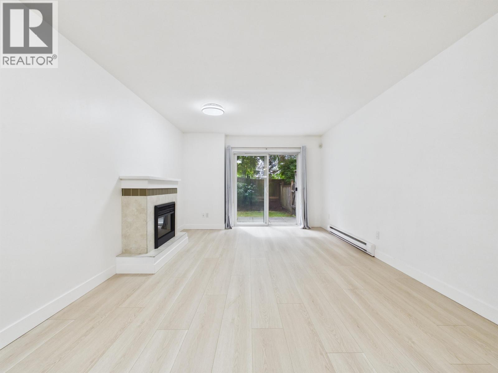7 5525 Halley Avenue Property Photo 4