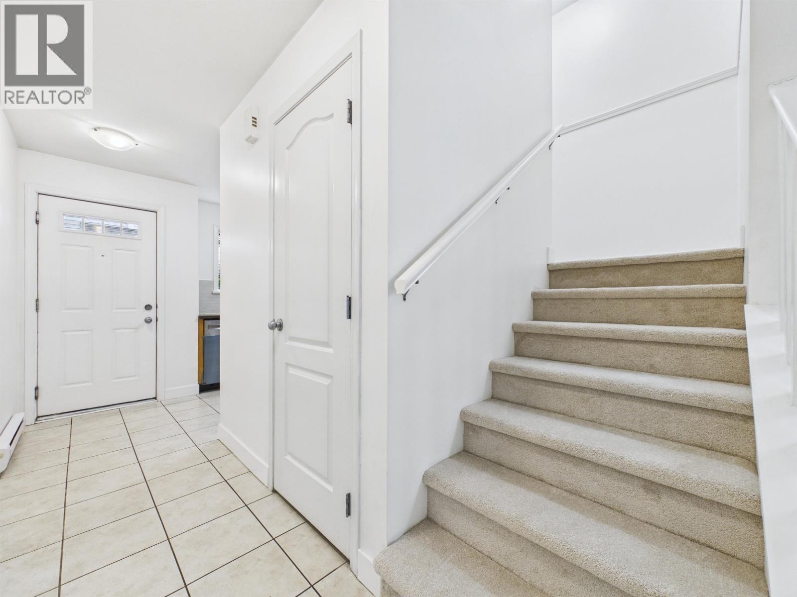 7 5525 Halley Avenue Property Photo 7