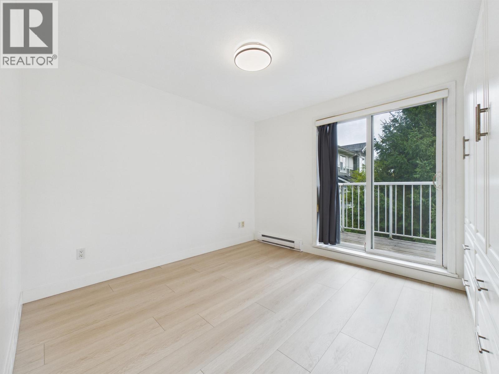 7 5525 Halley Avenue Property Photo 9