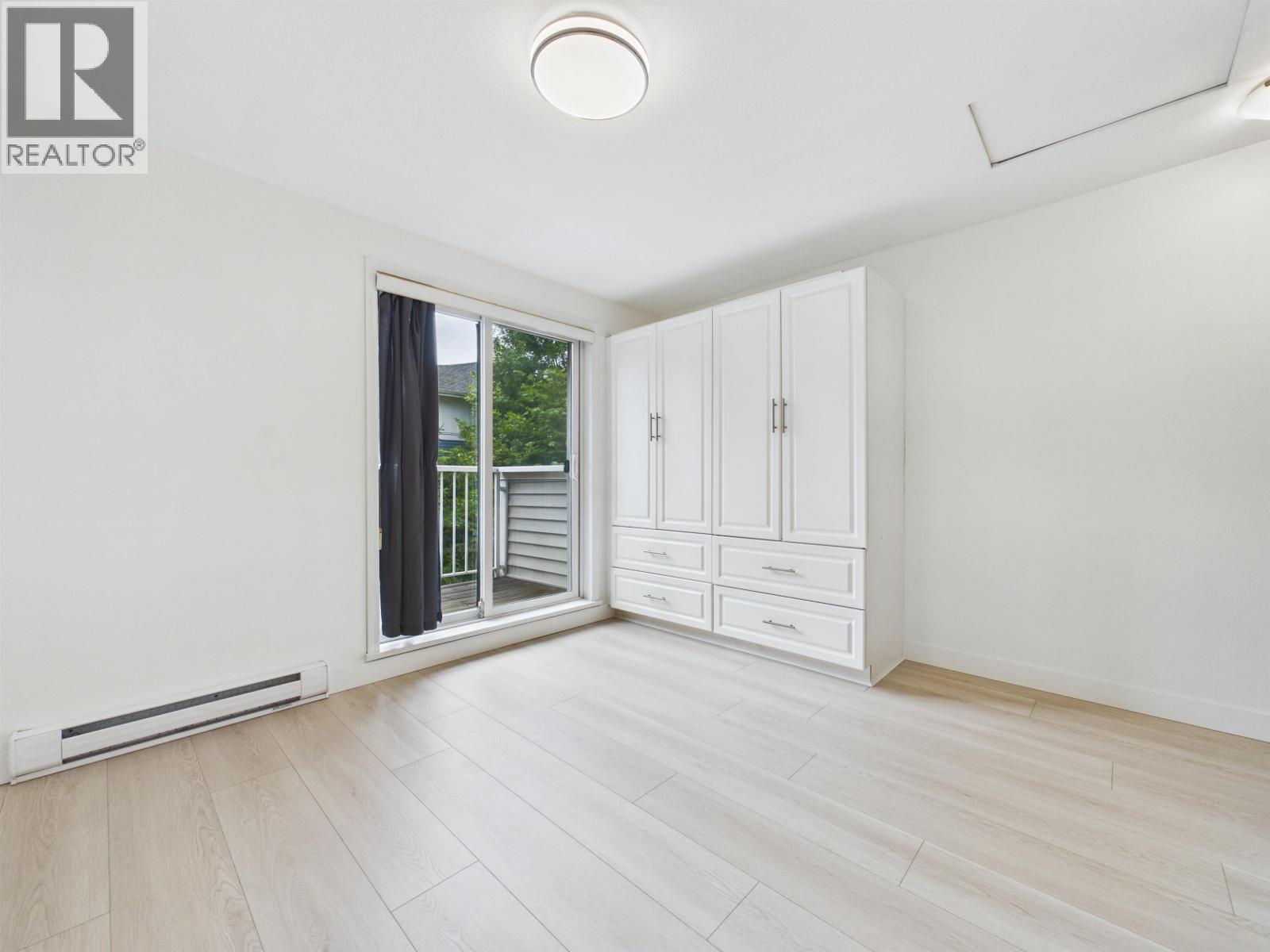 7 5525 Halley Avenue Property Photo 10