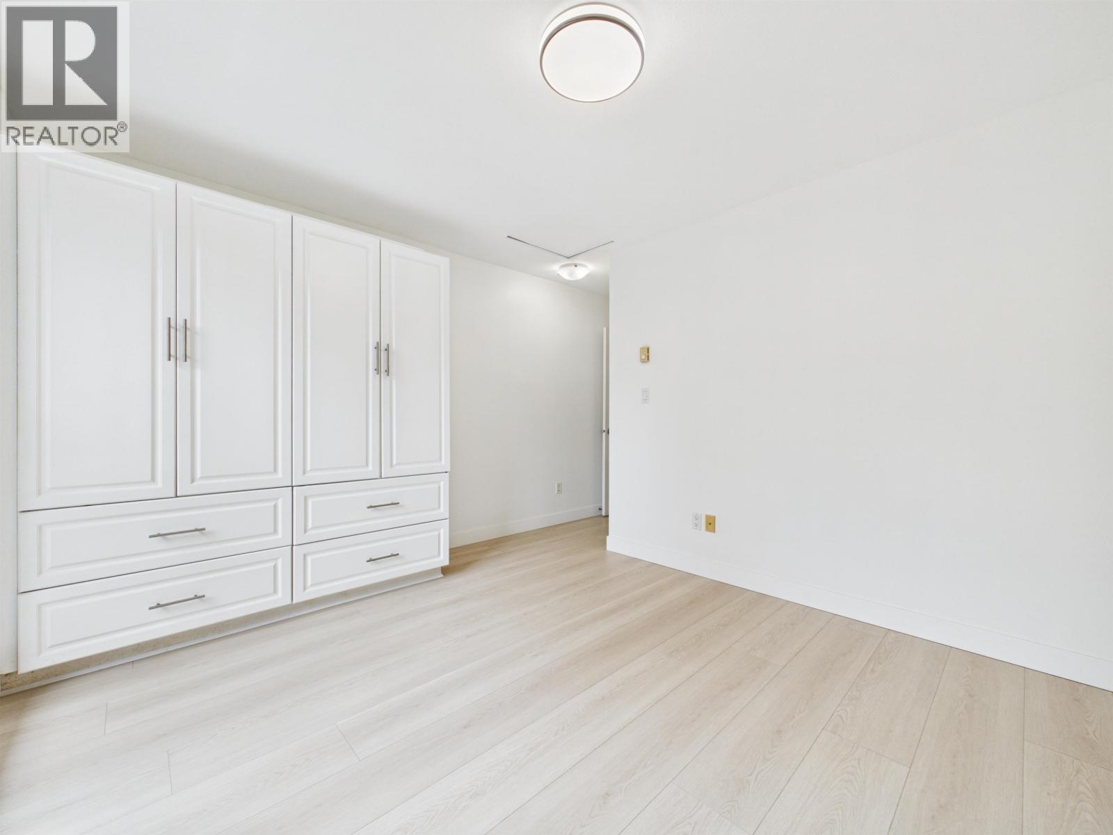 7 5525 Halley Avenue Property Photo 11
