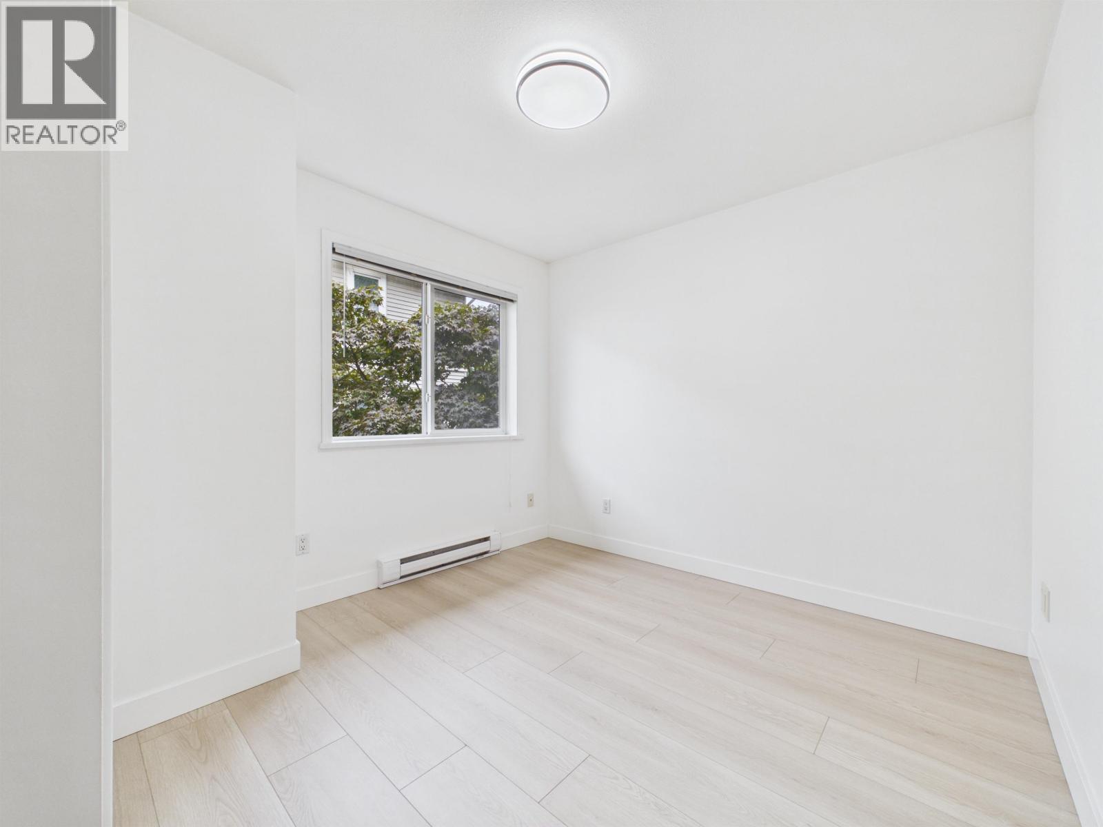 7 5525 Halley Avenue Property Photo 16
