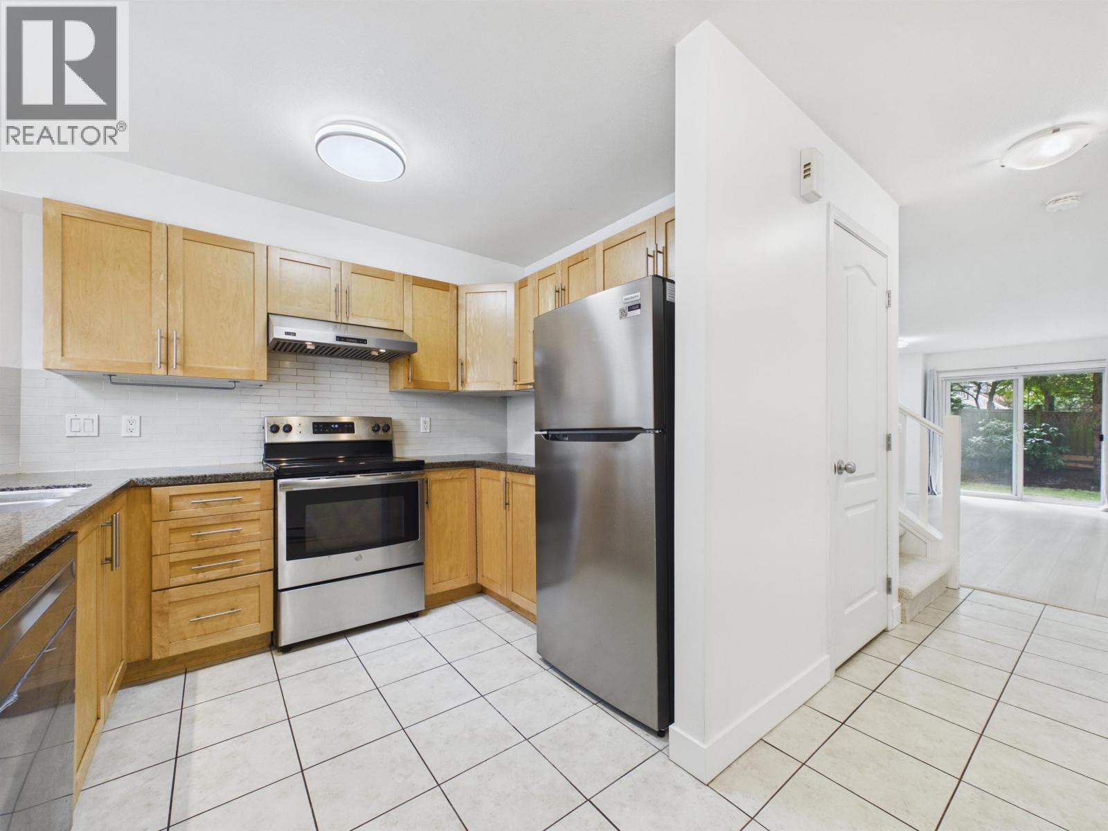 7 5525 Halley Avenue Property Photo 20