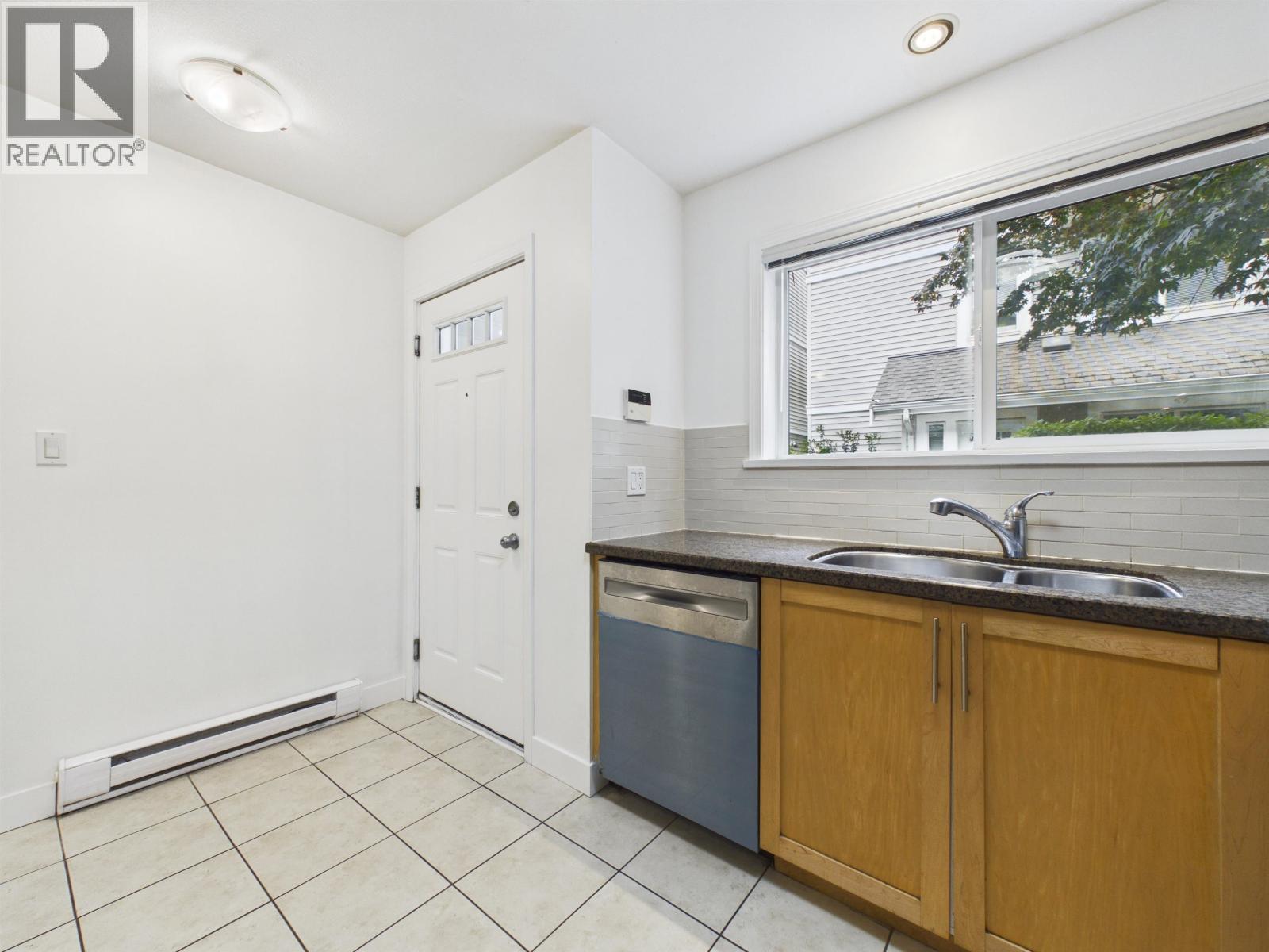 7 5525 Halley Avenue Property Photo 22