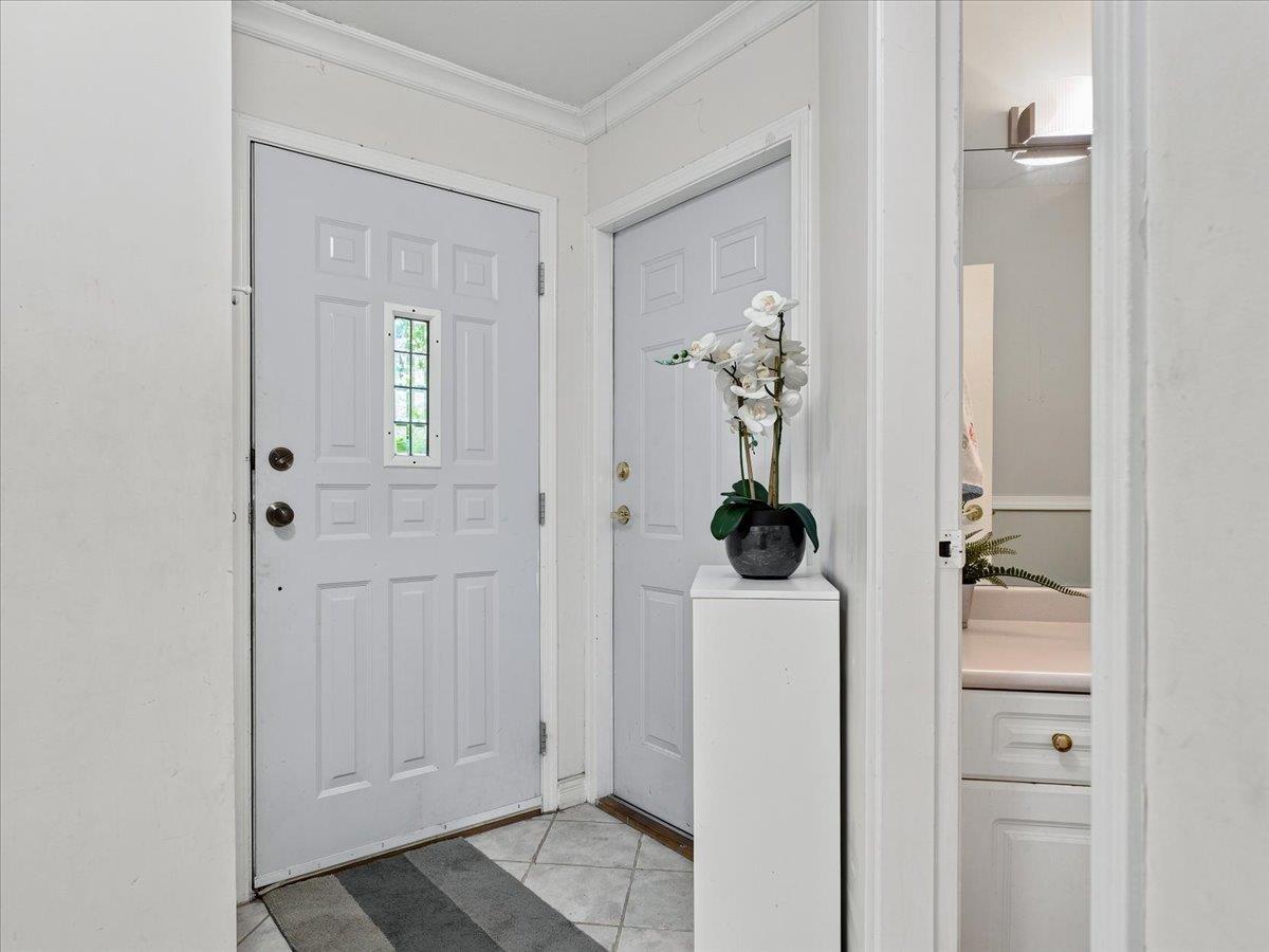 14 9926 151 Street Property Photo 2