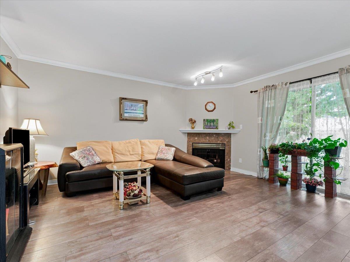 14 9926 151 Street Property Photo 3