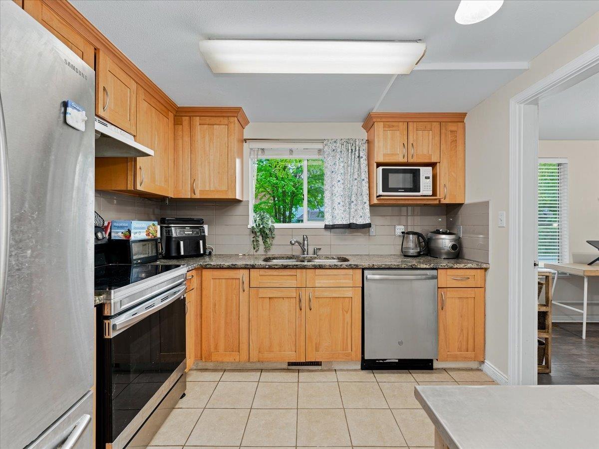 14 9926 151 Street Property Photo 9