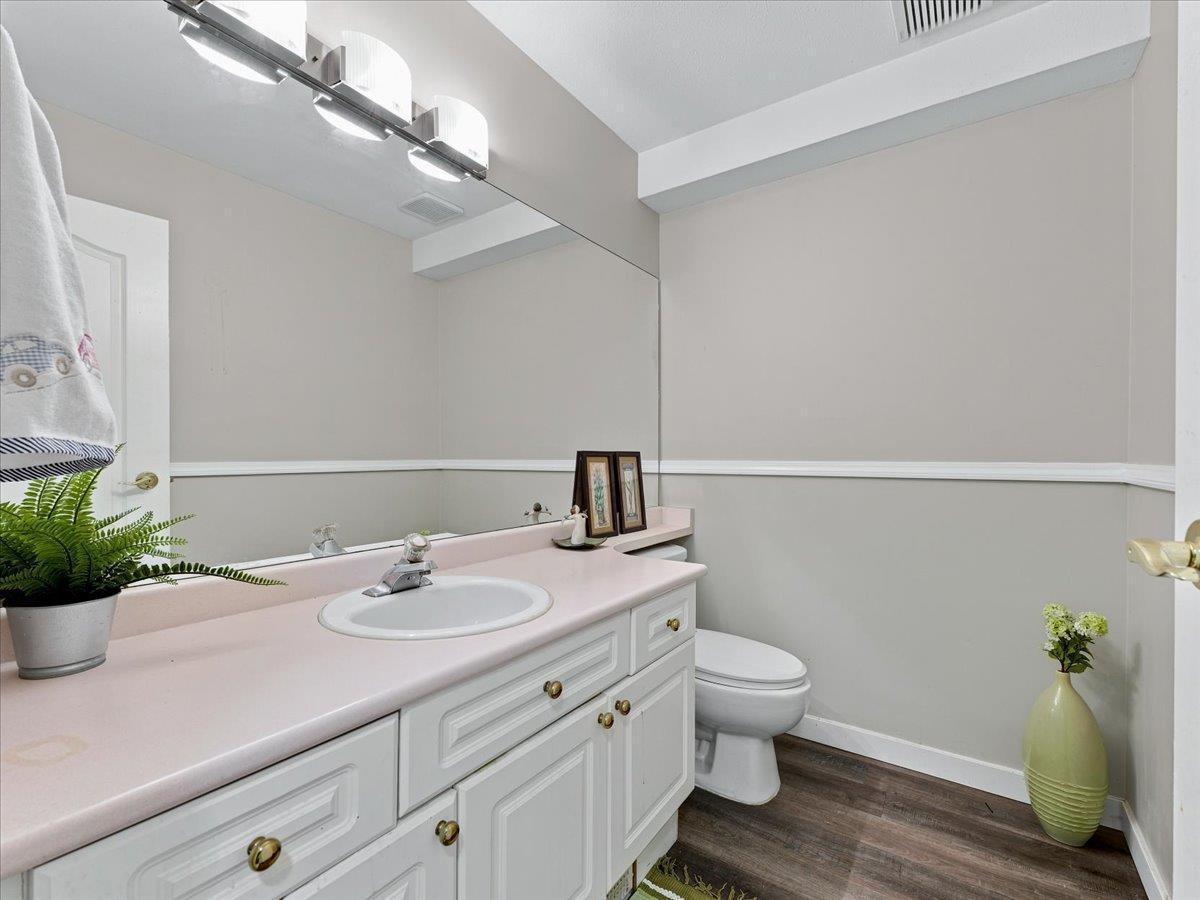 14 9926 151 Street Property Photo 13