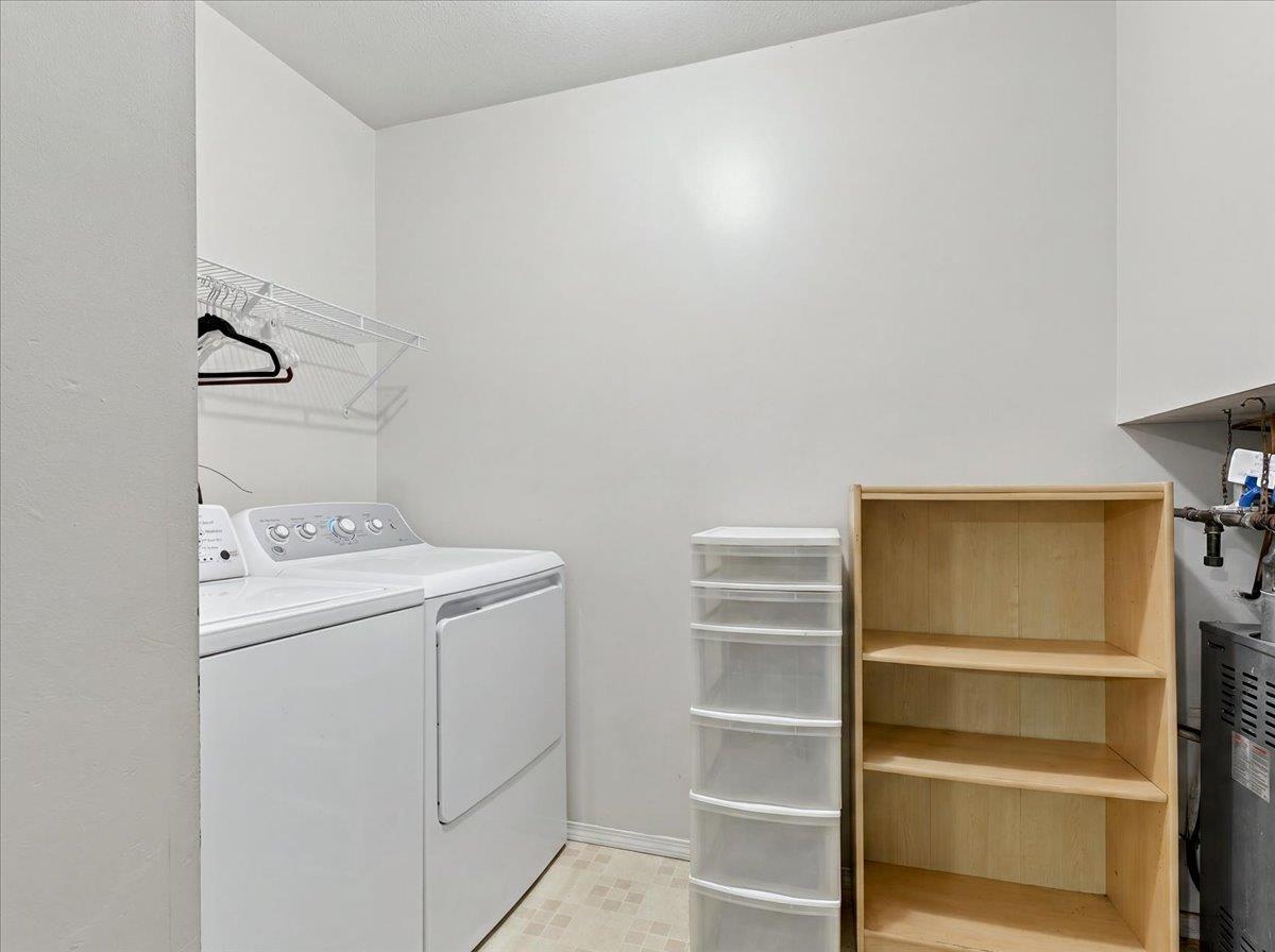 14 9926 151 Street Property Photo 14