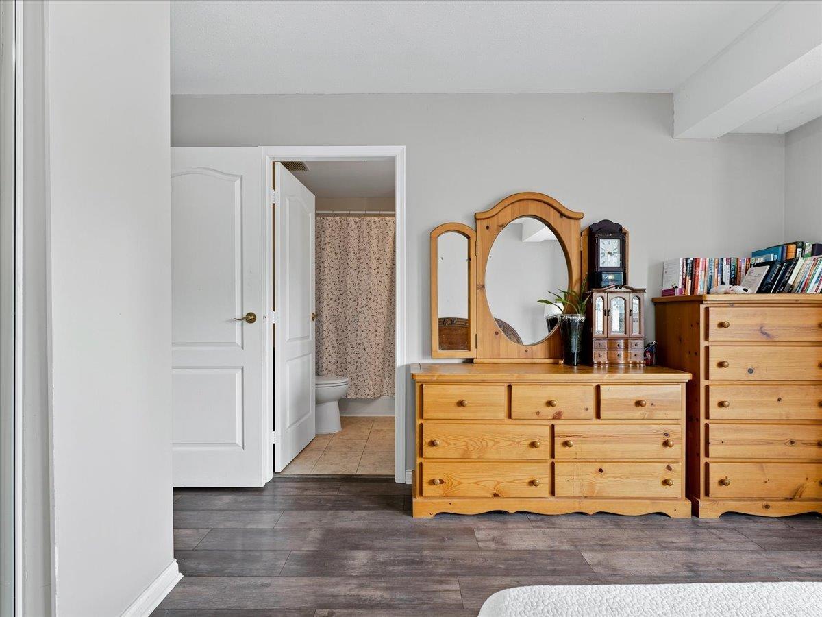 14 9926 151 Street Property Photo 19