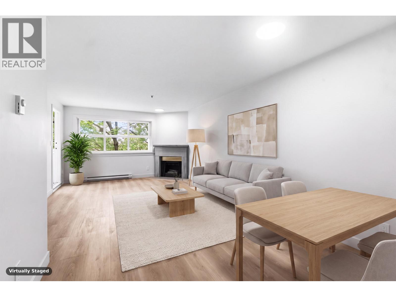 305 2928 Commercial Drive Property Photo 1