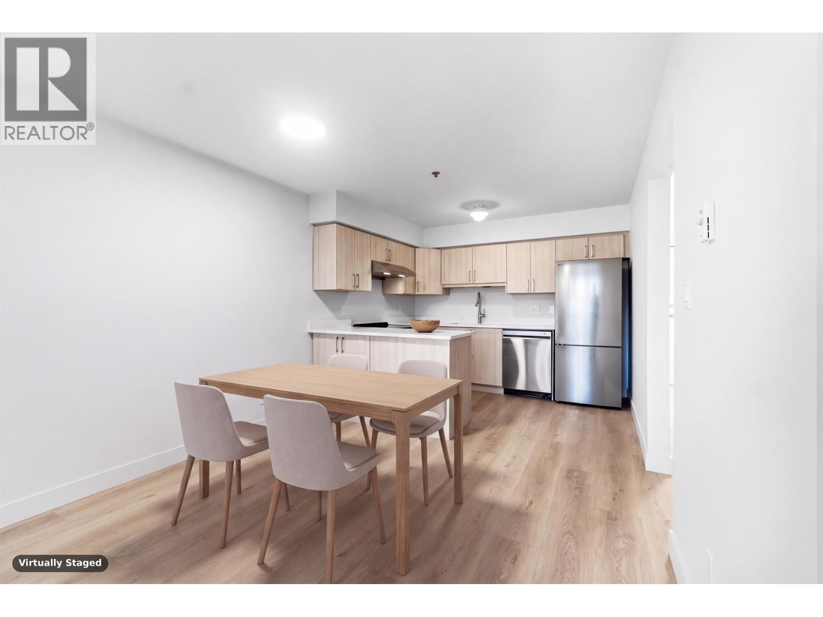 305 2928 Commercial Drive Property Photo 4