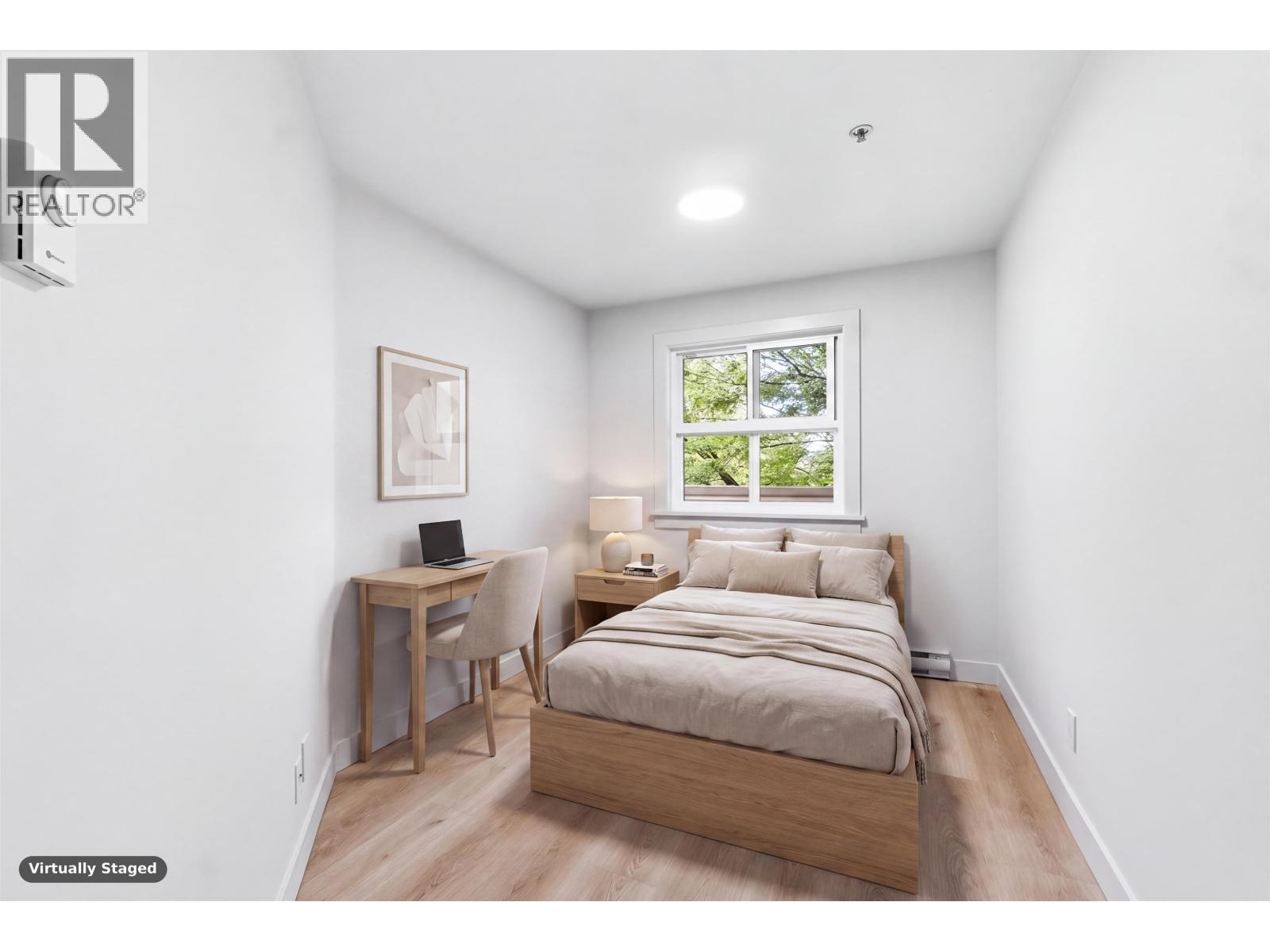305 2928 Commercial Drive Property Photo 12
