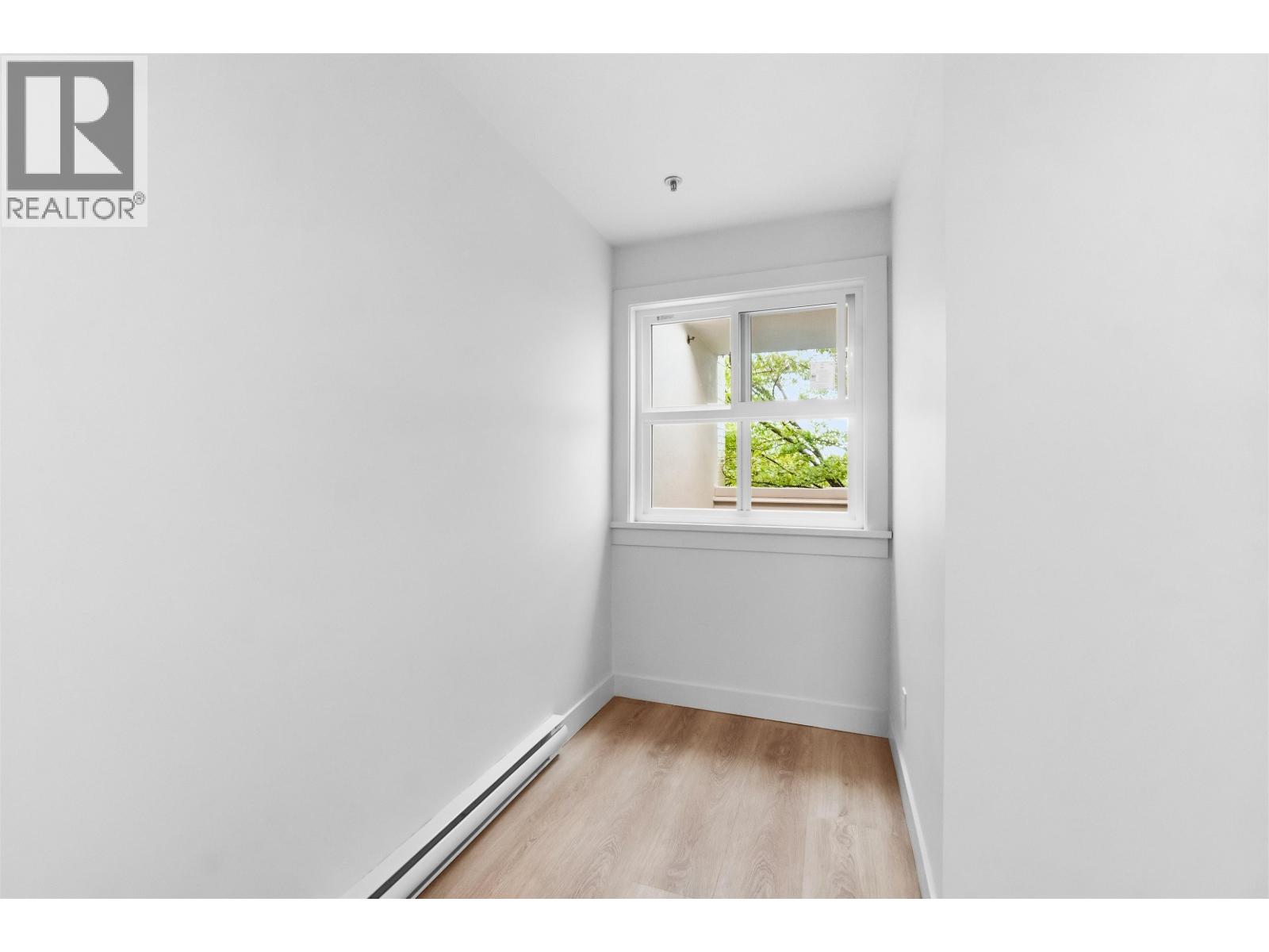 305 2928 Commercial Drive Property Photo 26