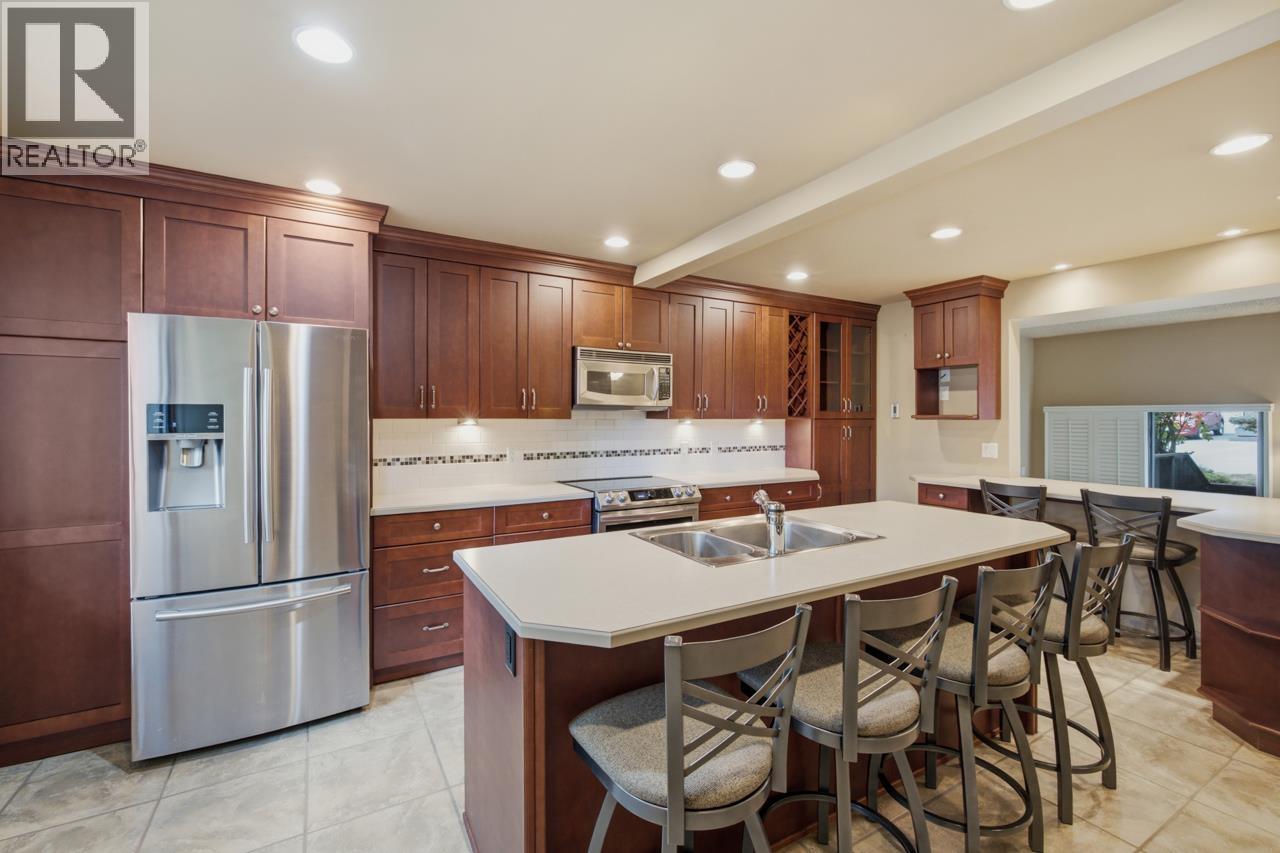 7 2990 Mariner Way Property Photo 1