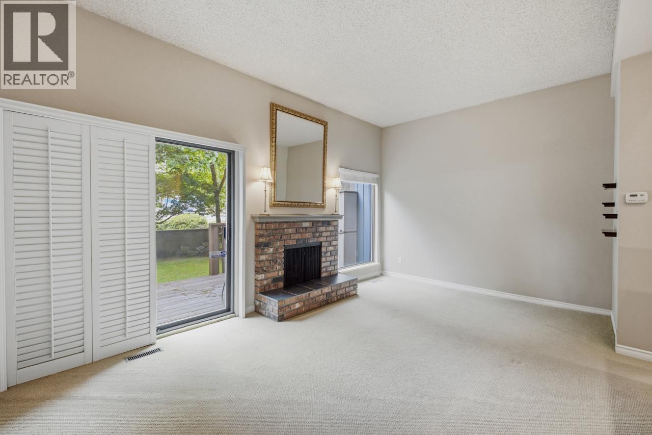 7 2990 Mariner Way Property Photo 9