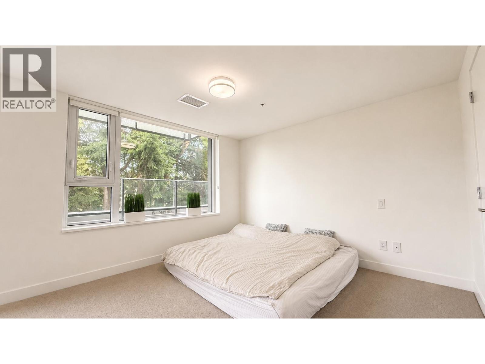 808 1561 W 57th Avenue Property Photo 9