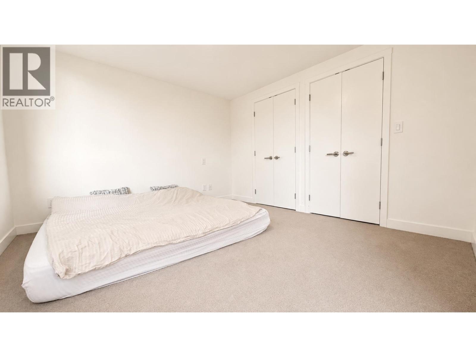 808 1561 W 57th Avenue Property Photo 10
