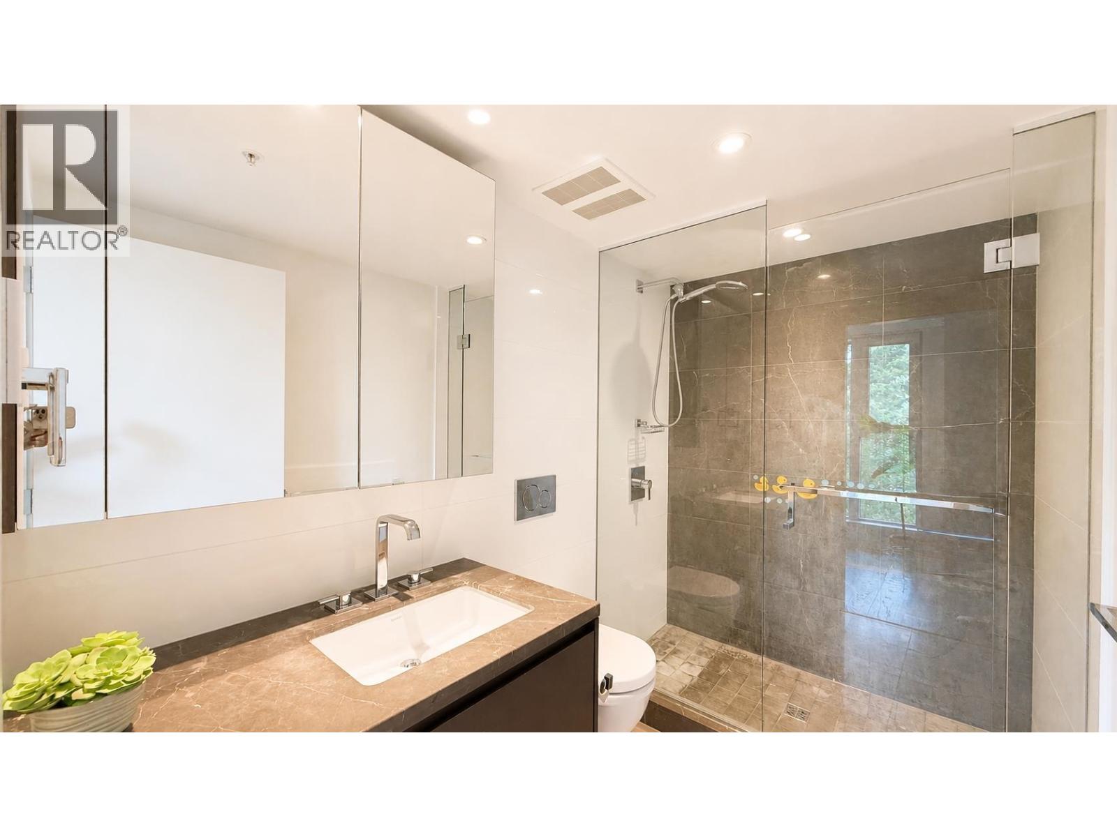 808 1561 W 57th Avenue Property Photo 16