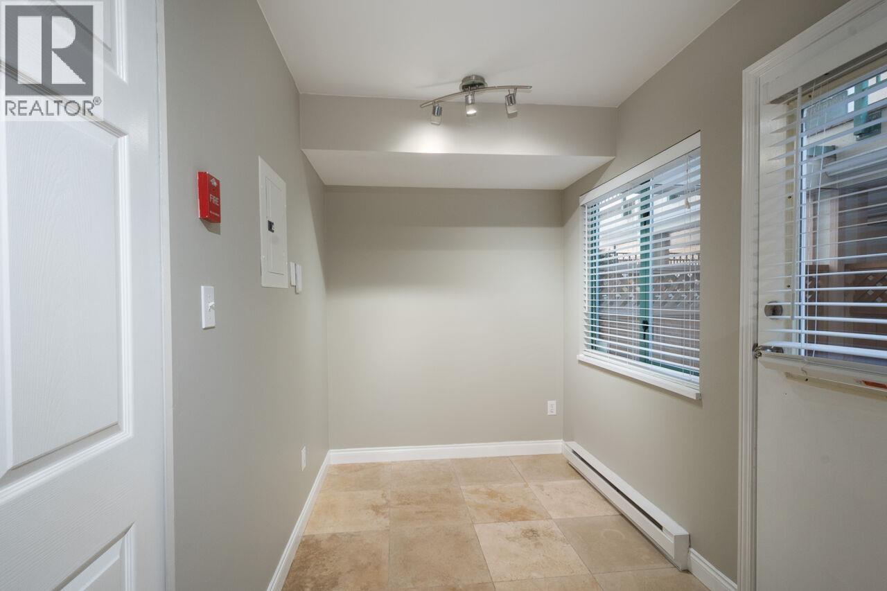 108e 3081 Glen Drive Property Photo 14