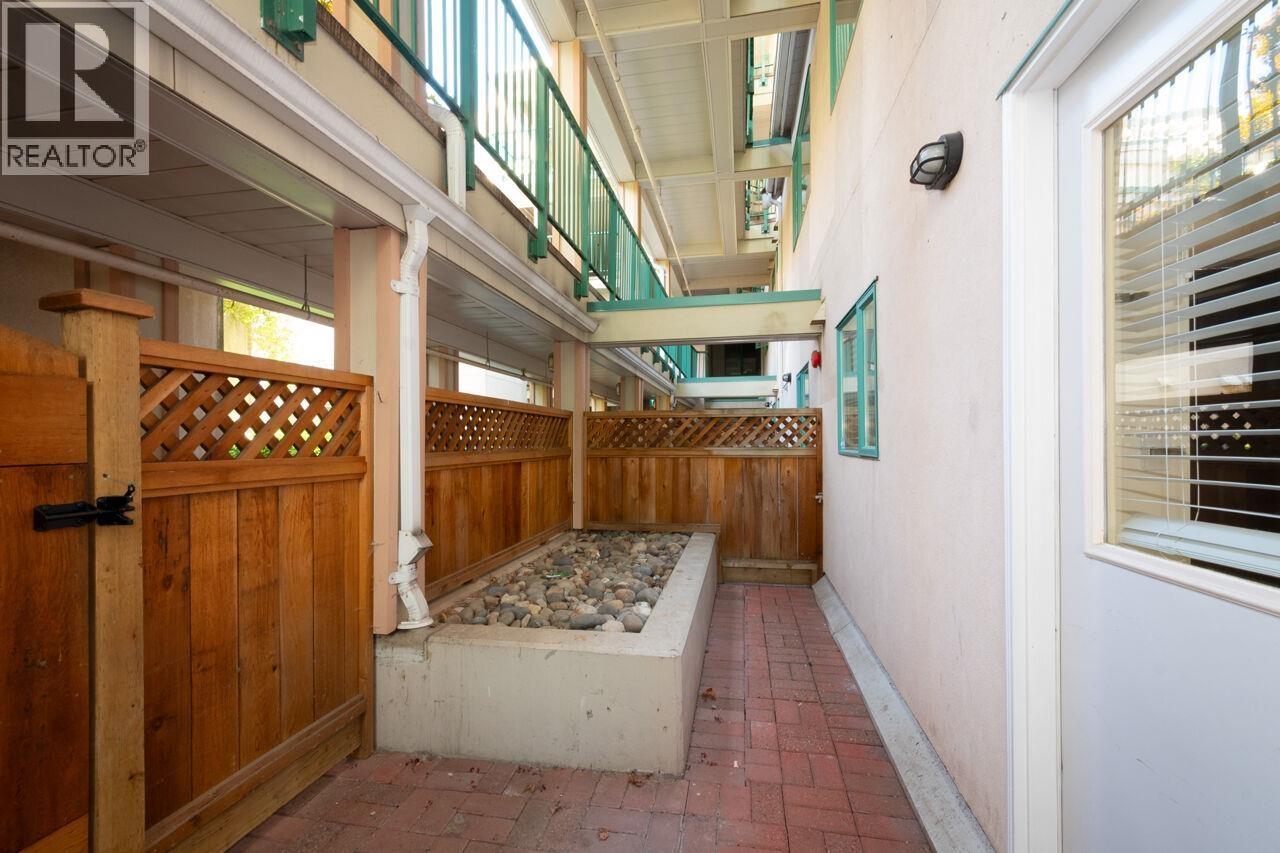 108e 3081 Glen Drive Property Photo 15
