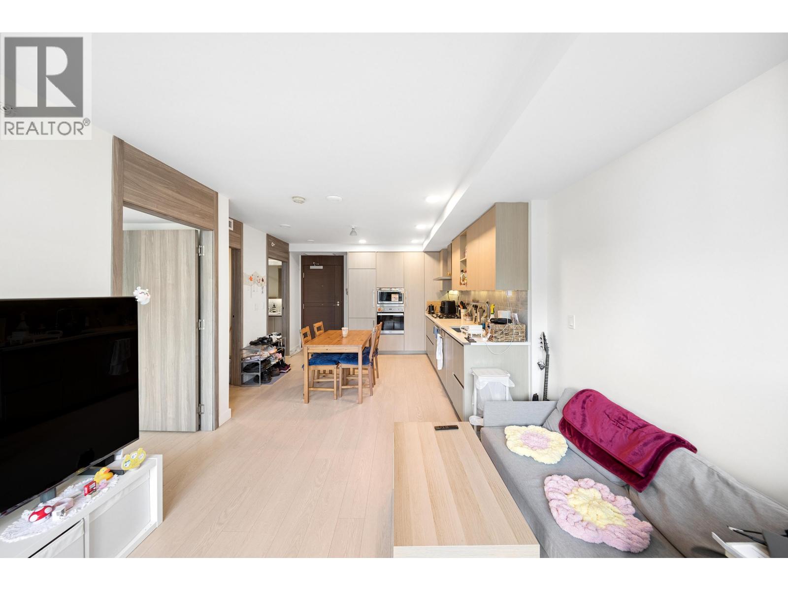 512 433 Sw Marine Drive Property Photo 3