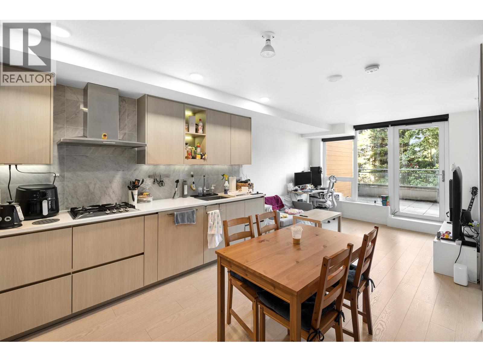 512 433 Sw Marine Drive Property Photo 8
