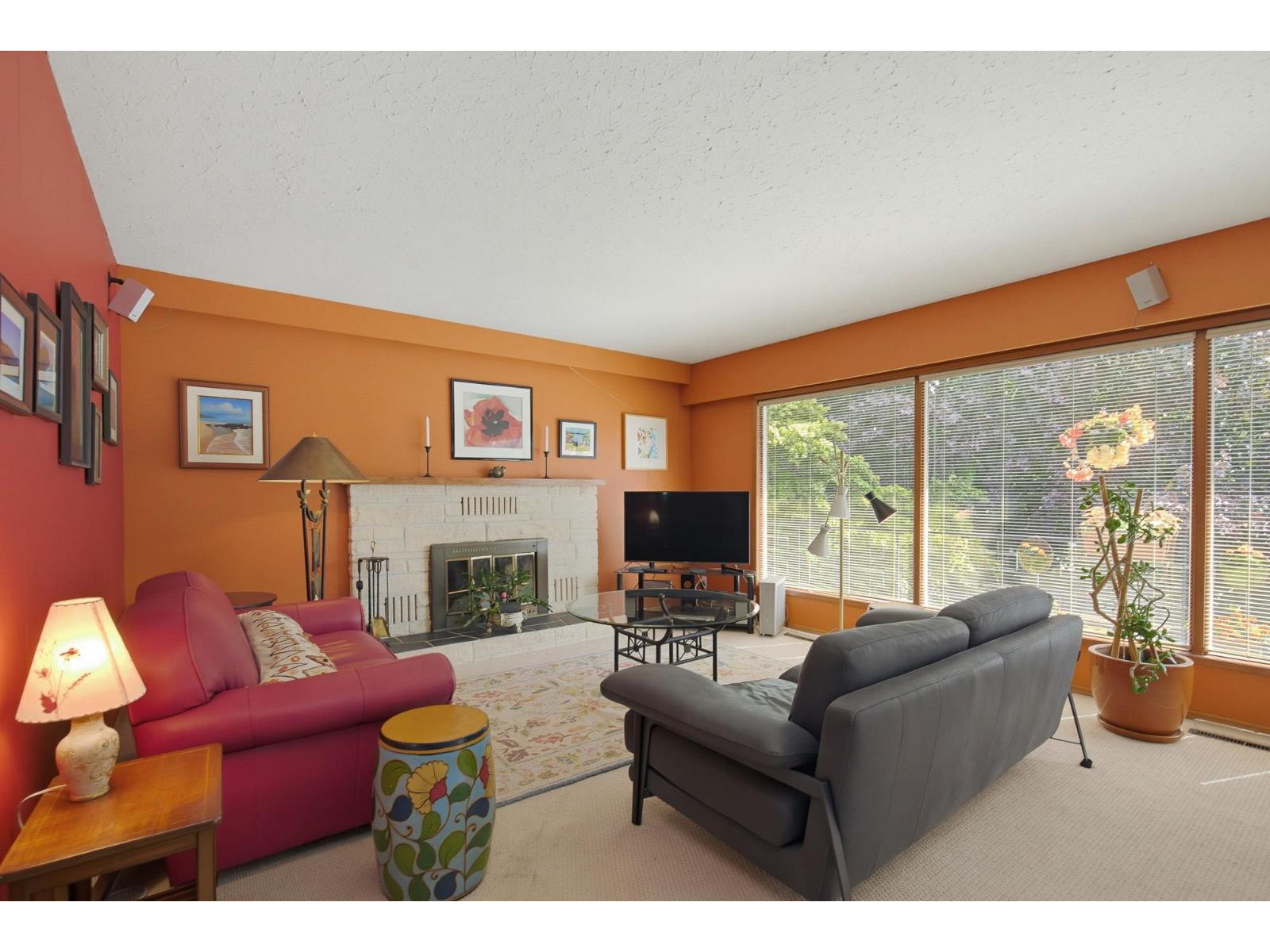 2822 Upland Crescent Property Photo 7