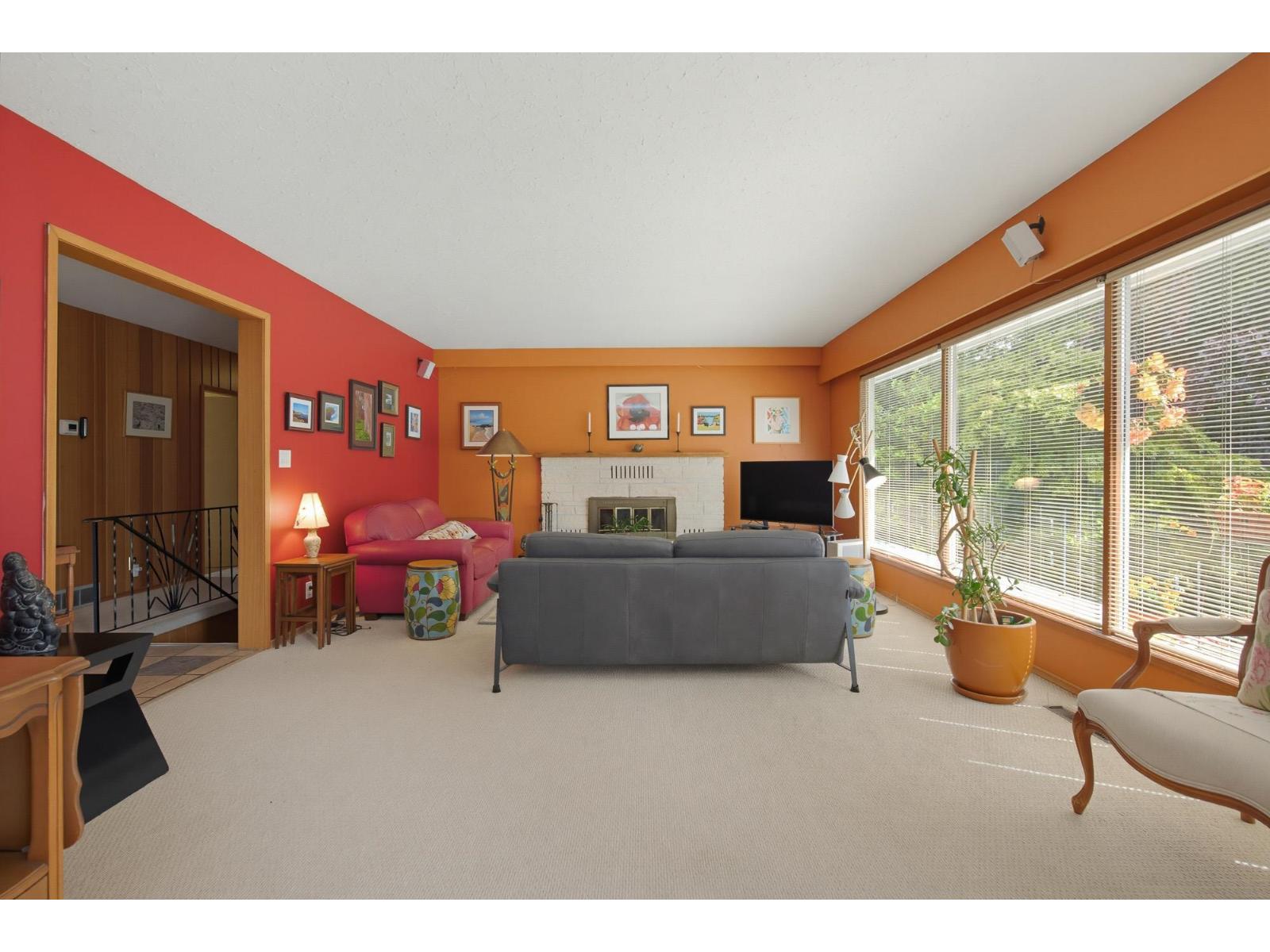 2822 Upland Crescent Property Photo 8