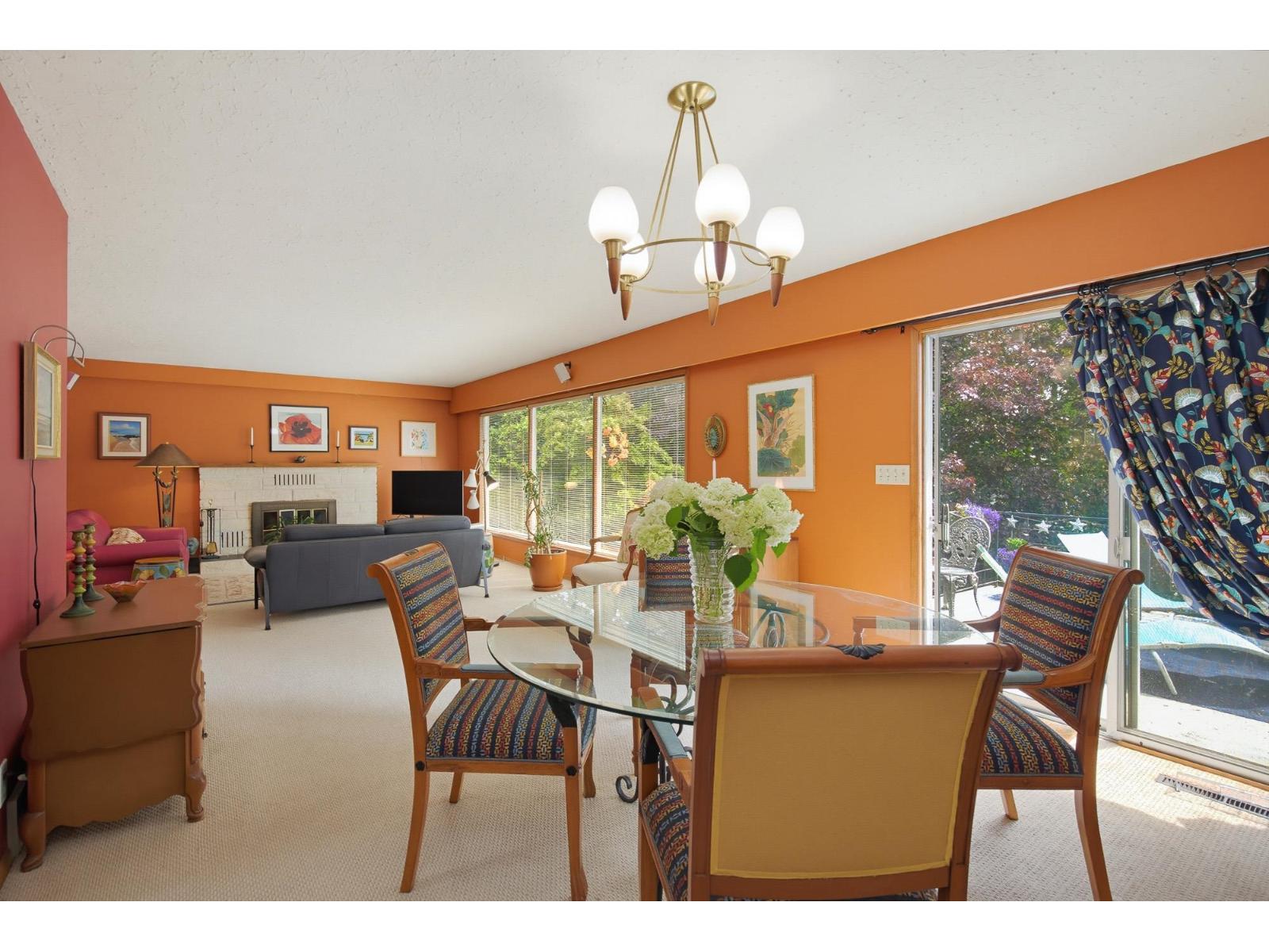 2822 Upland Crescent Property Photo 12