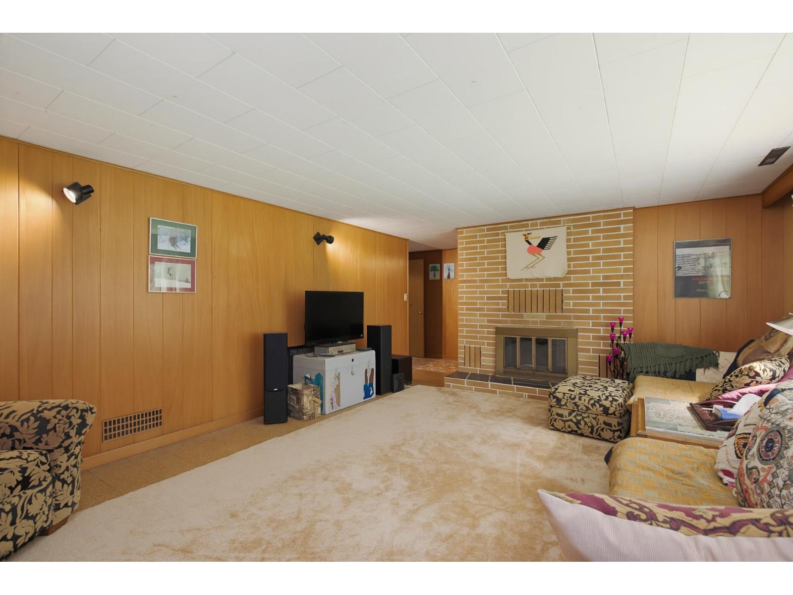 2822 Upland Crescent Property Photo 22