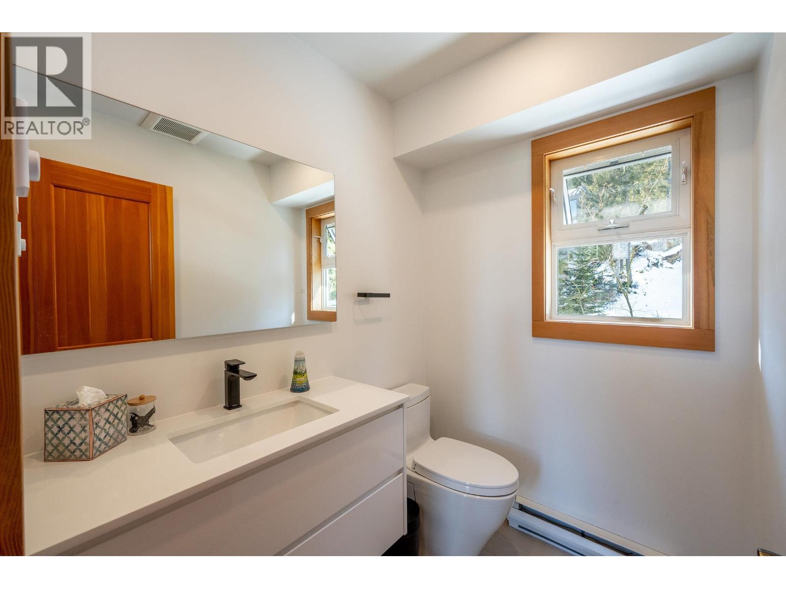 8373 Mountain View Drive Property Photo 10