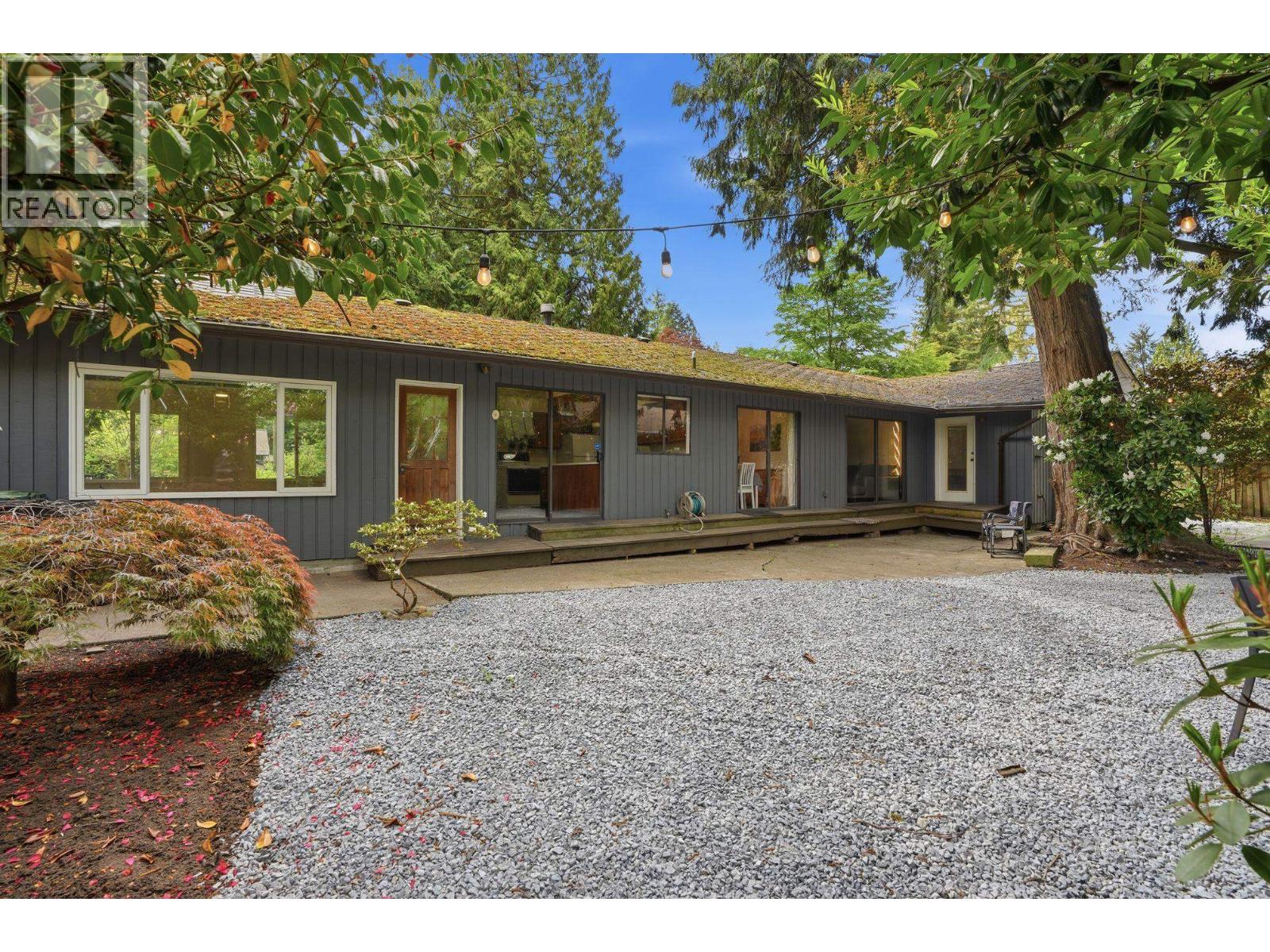 909 Seymour Boulevard Property Photo 3