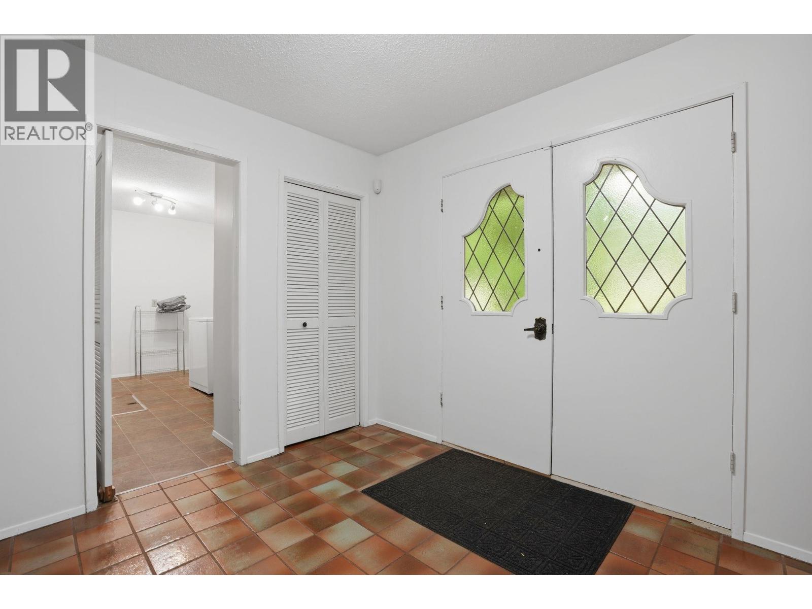 909 Seymour Boulevard Property Photo 10