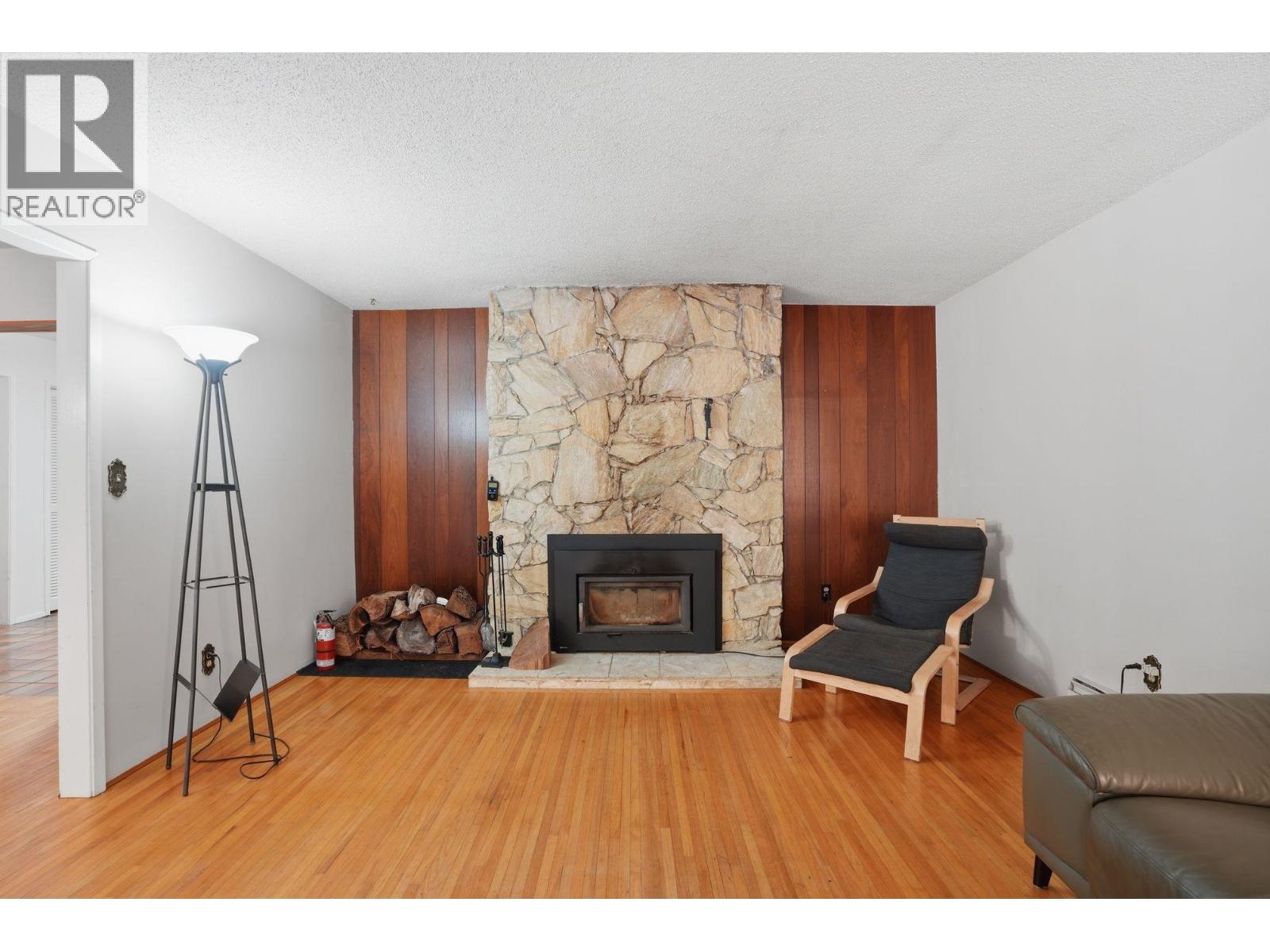 909 Seymour Boulevard Property Photo 13