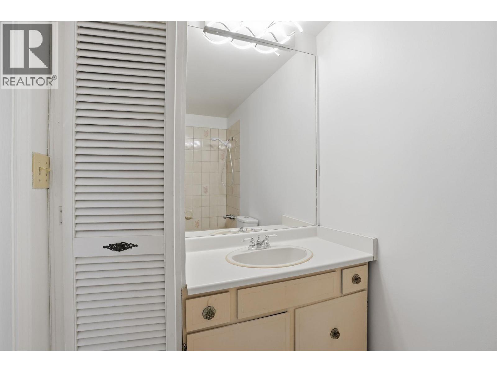 909 Seymour Boulevard Property Photo 21