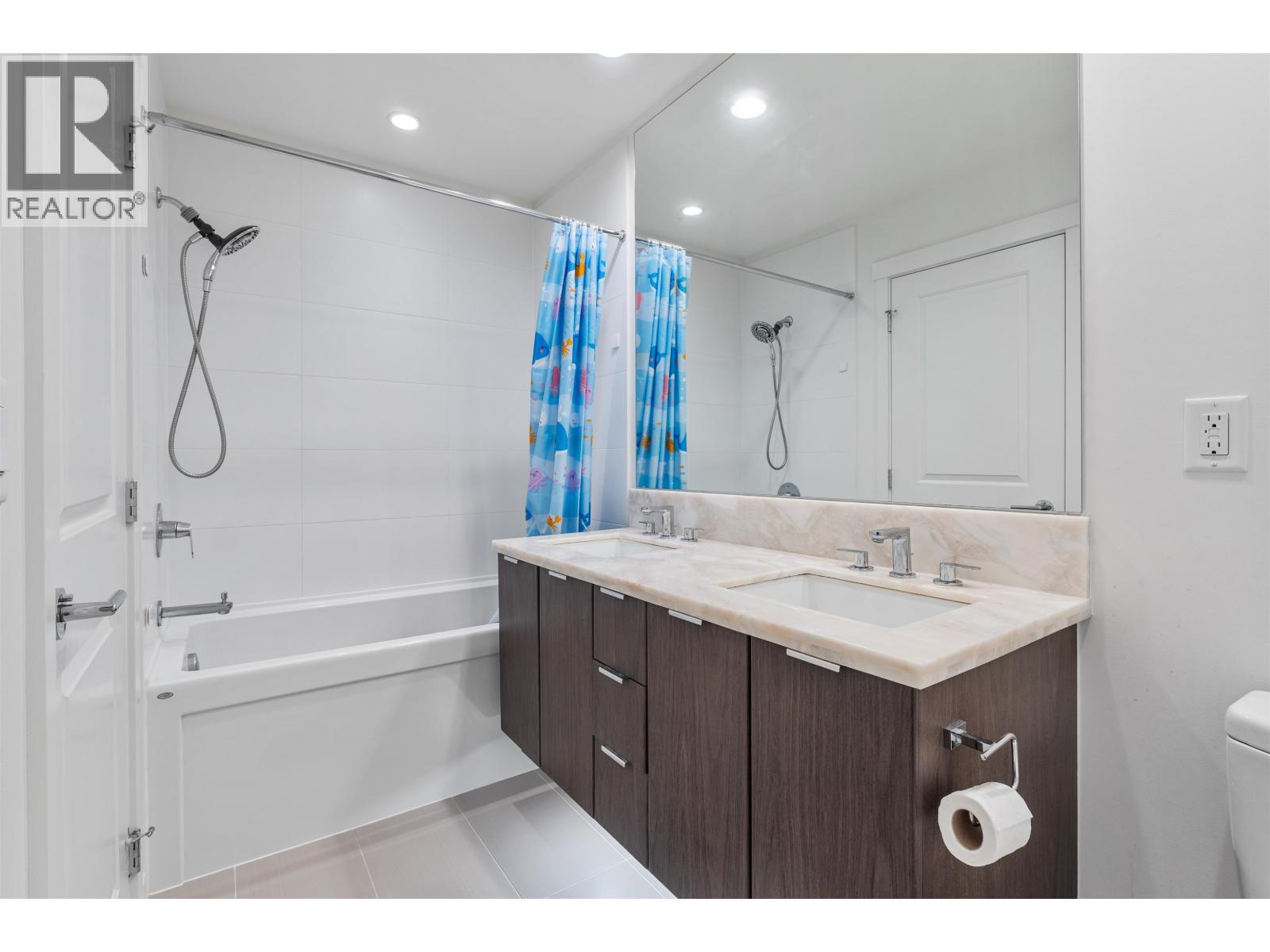 301 3168 Riverwalk Avenue Property Photo 12