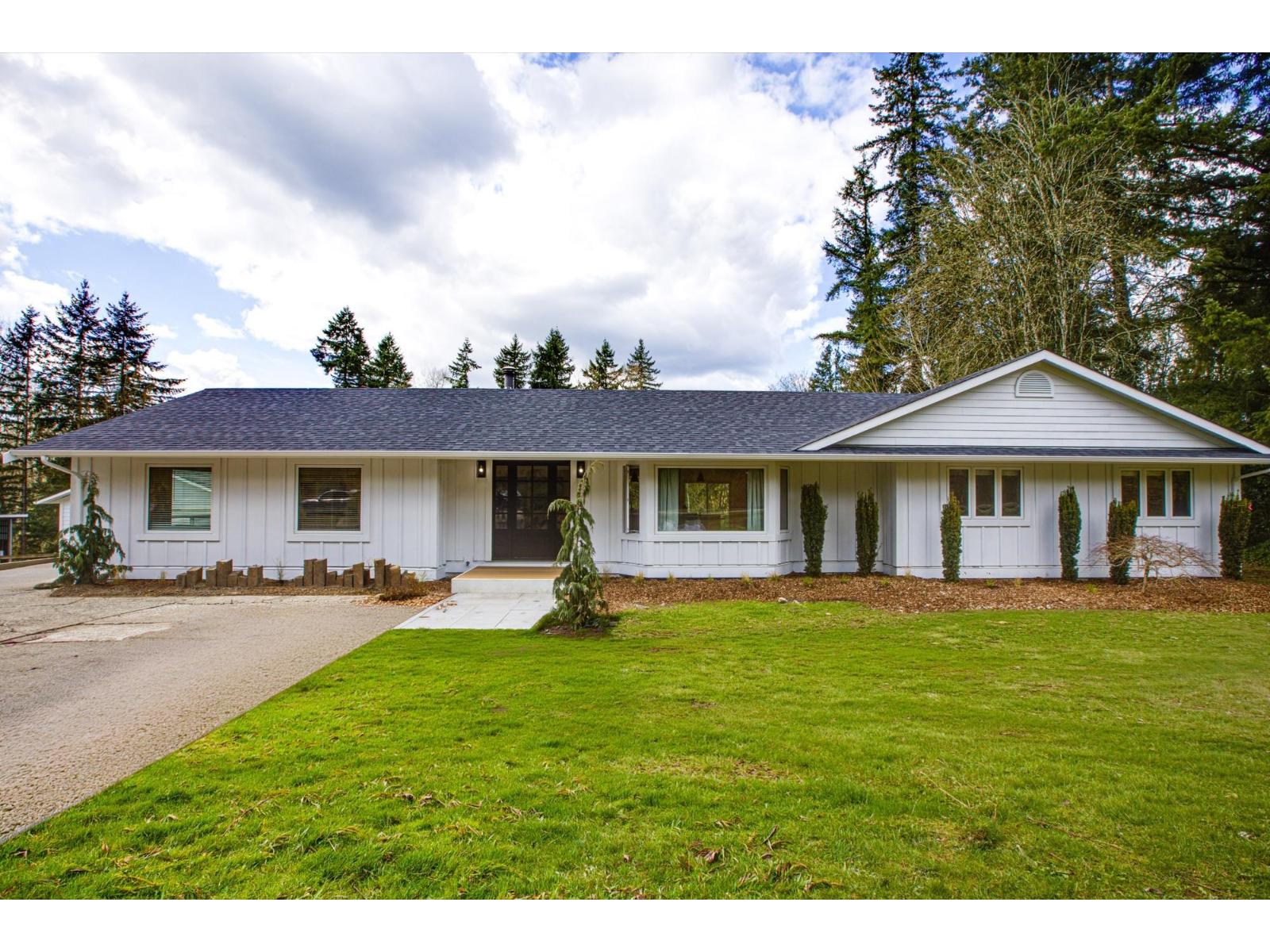 7025 Hesslea Crescent Property Photo 1