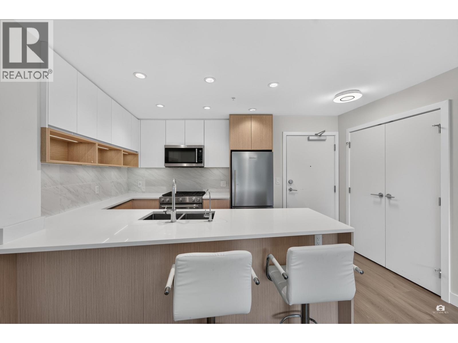 105 8940 University Crescent Property Photo 2