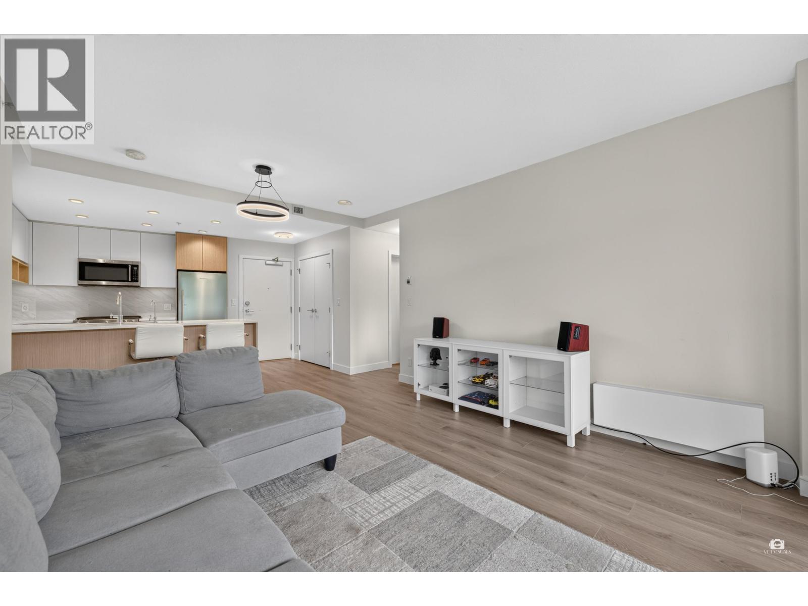 105 8940 University Crescent Property Photo 8